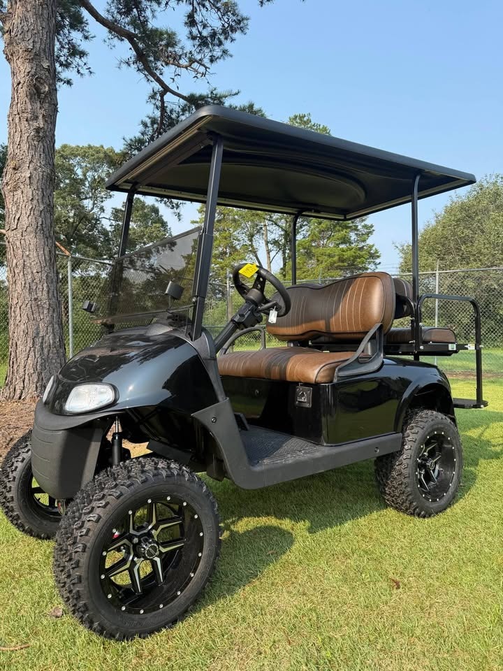 2020  2020 EZGO RXV Elite 1