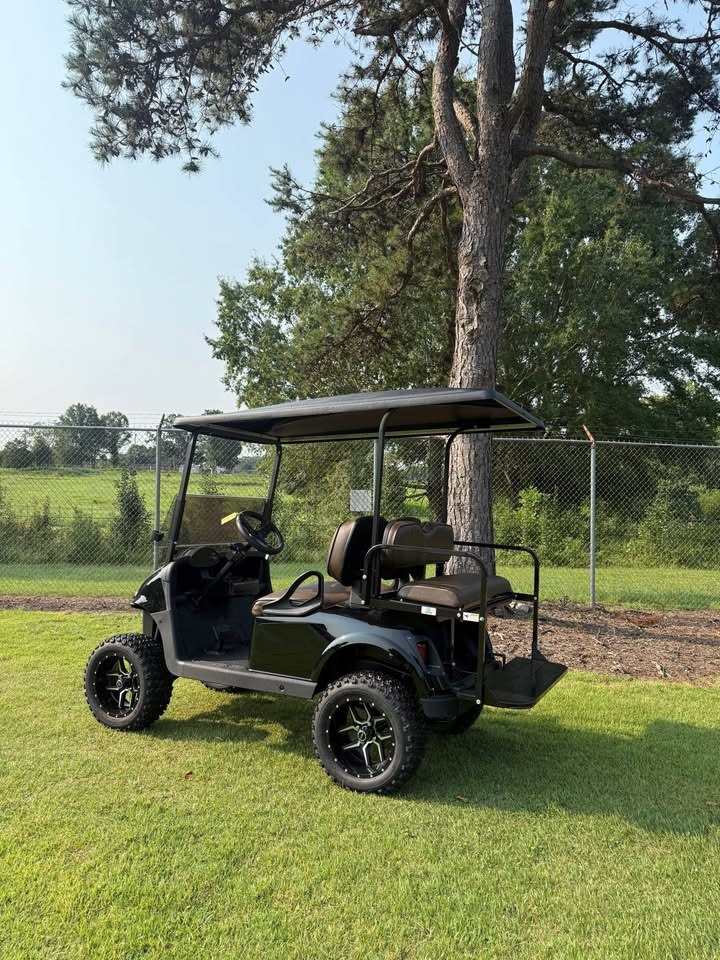 2020  2020 EZGO RXV Elite 2