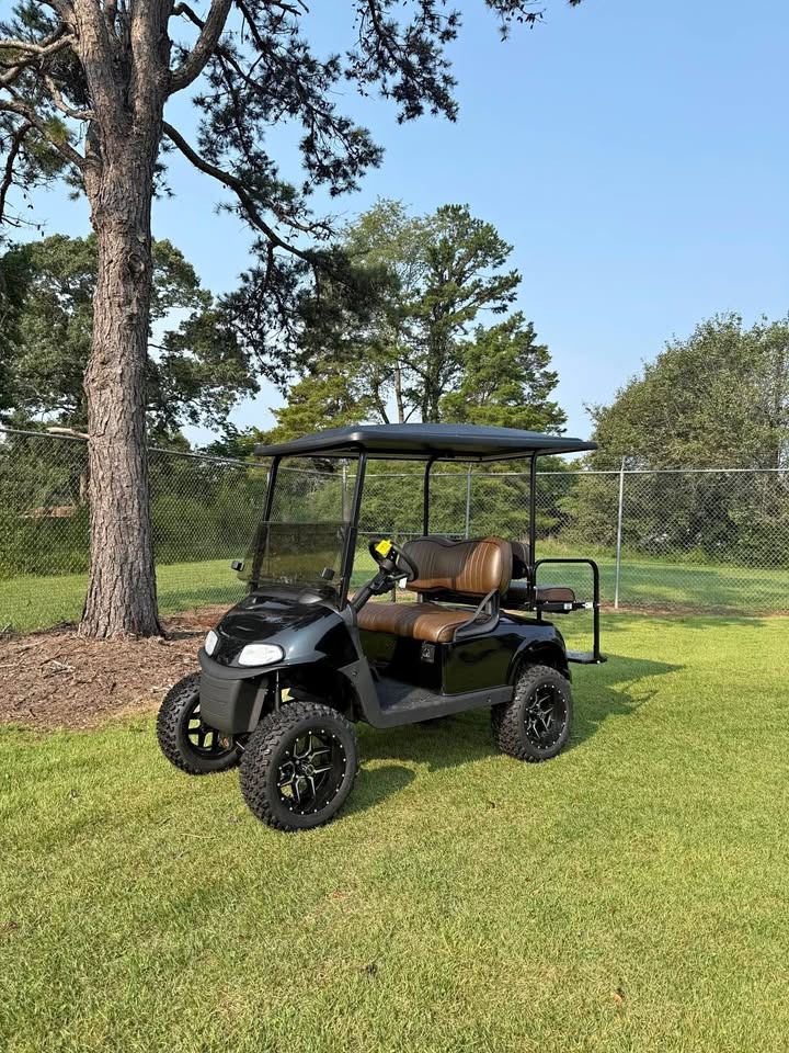 2020  2020 EZGO RXV Elite 4