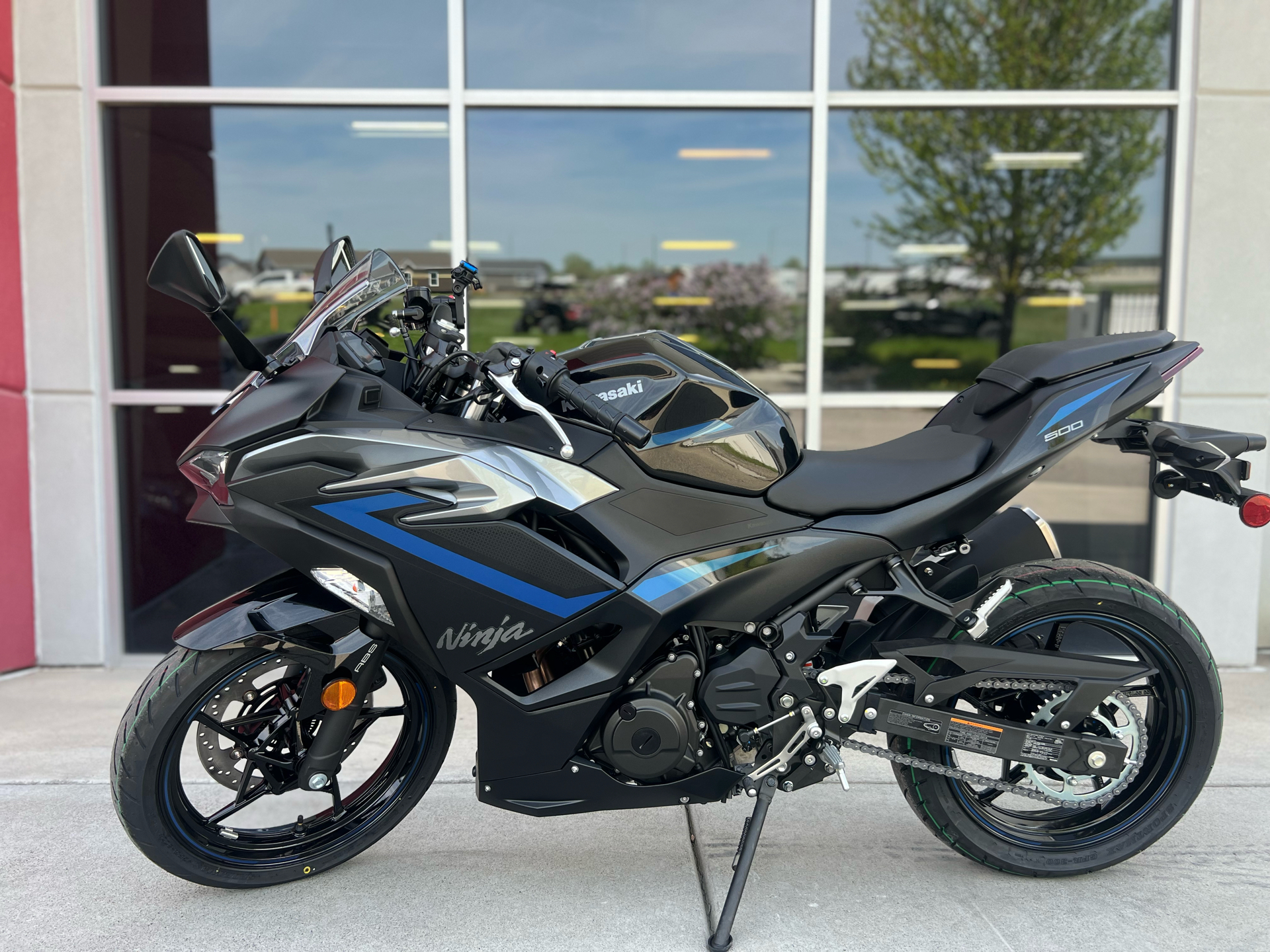 New 2025 Kawasaki Ninja 500 SE ABS, Billings MT | Specs, Price