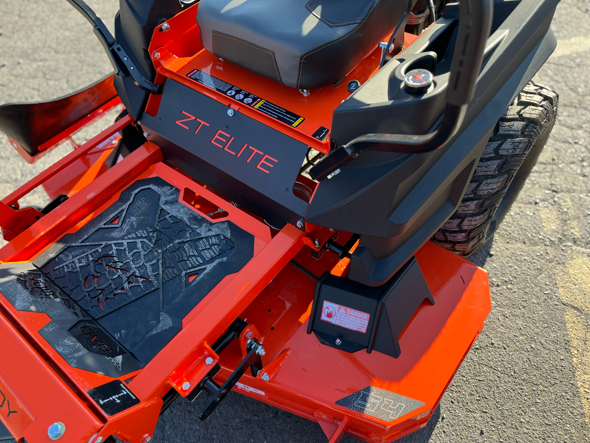 Gray MACH 55W ver.c　24-25 New 2025 Bad Boy Mowers ZT Elite 54 in. Kawasaki FR730 24 hp