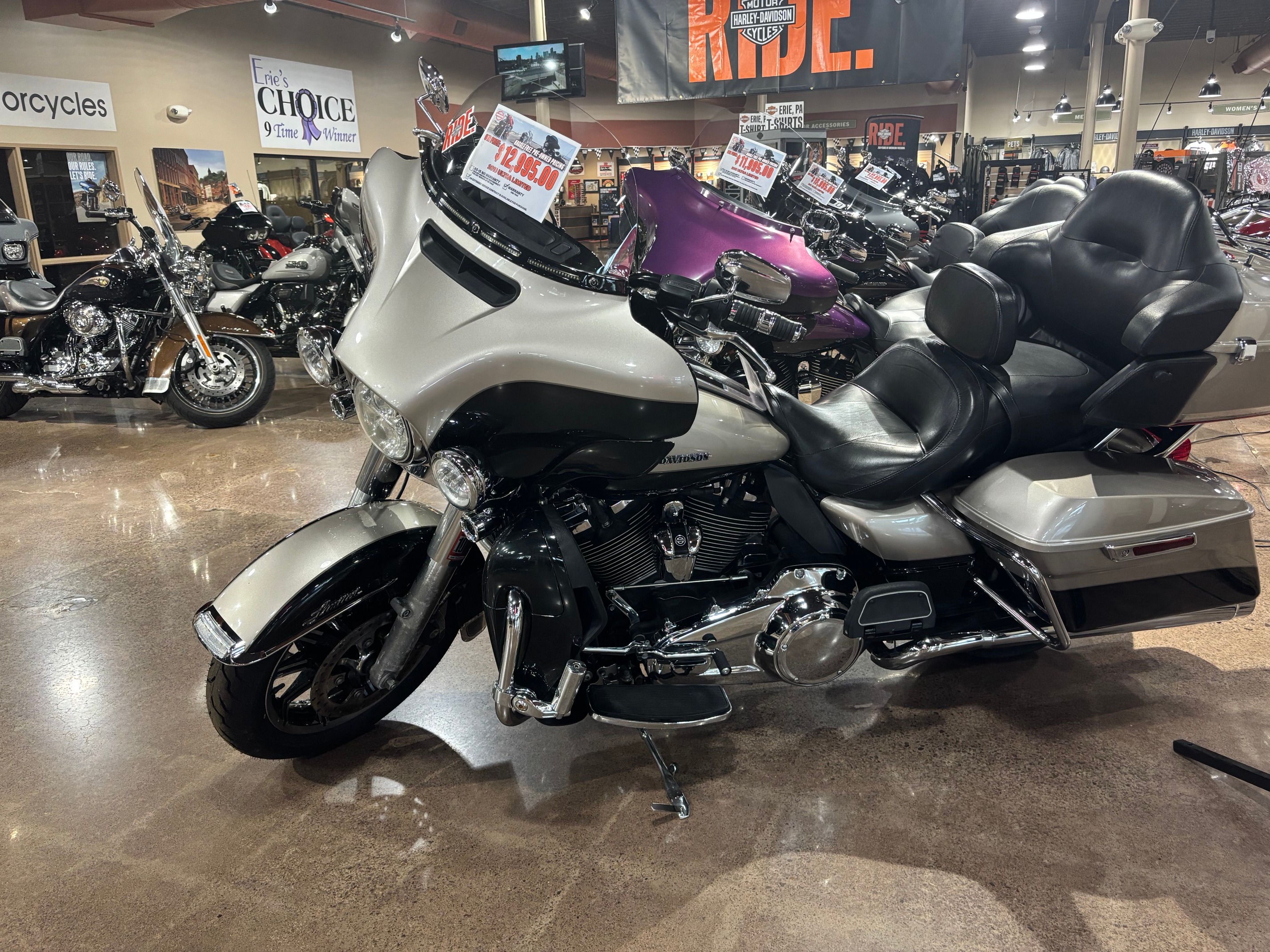 27.0 SPOTLIGHT MC 2018 ダークグレー・メタリックシルバー Used 2018 Harley-Davidson Ultra Limited | Motorcycles in Erie PA