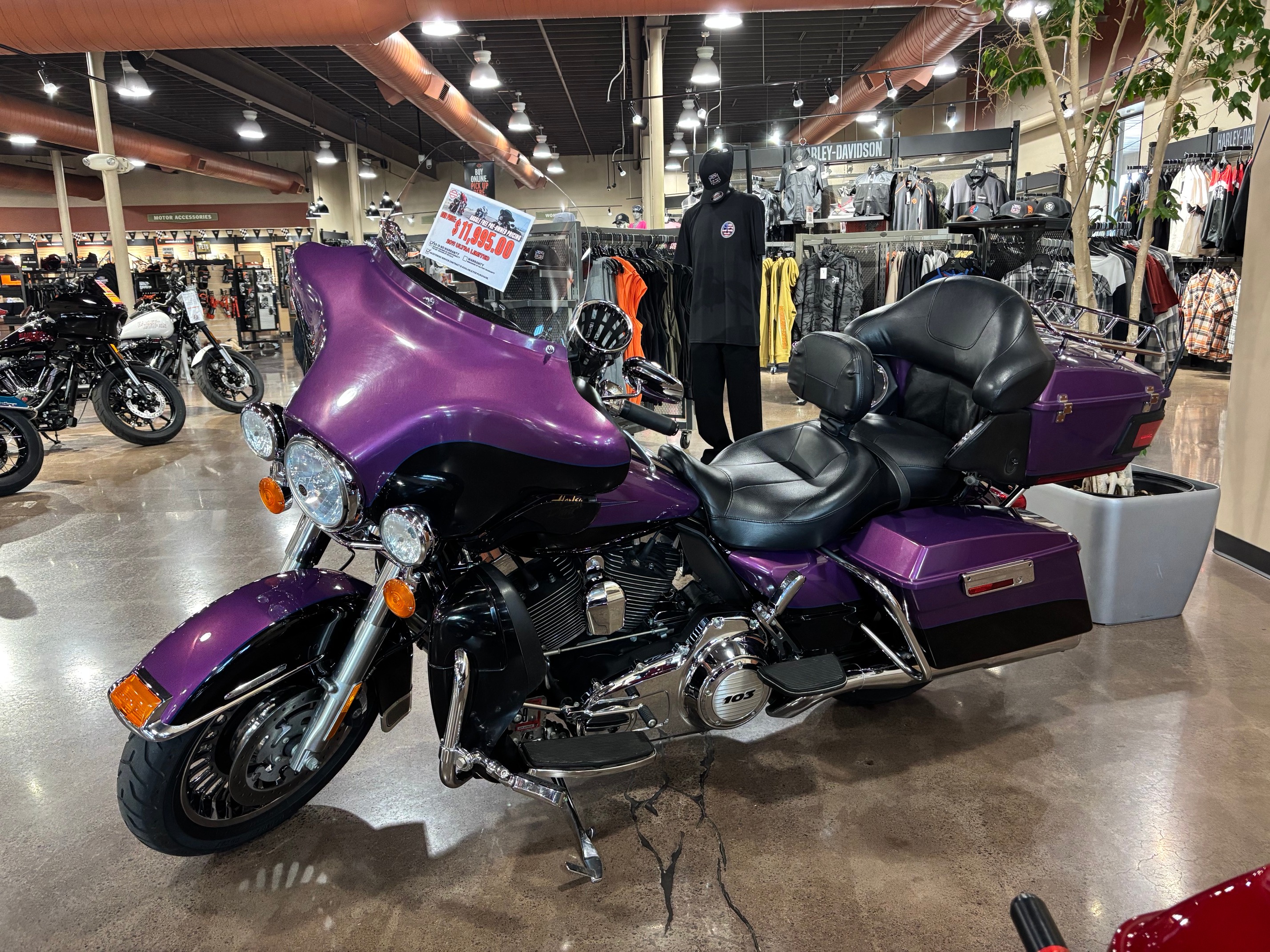 2011 Harley-Davidson Electra Glide® Ultra Limited 1