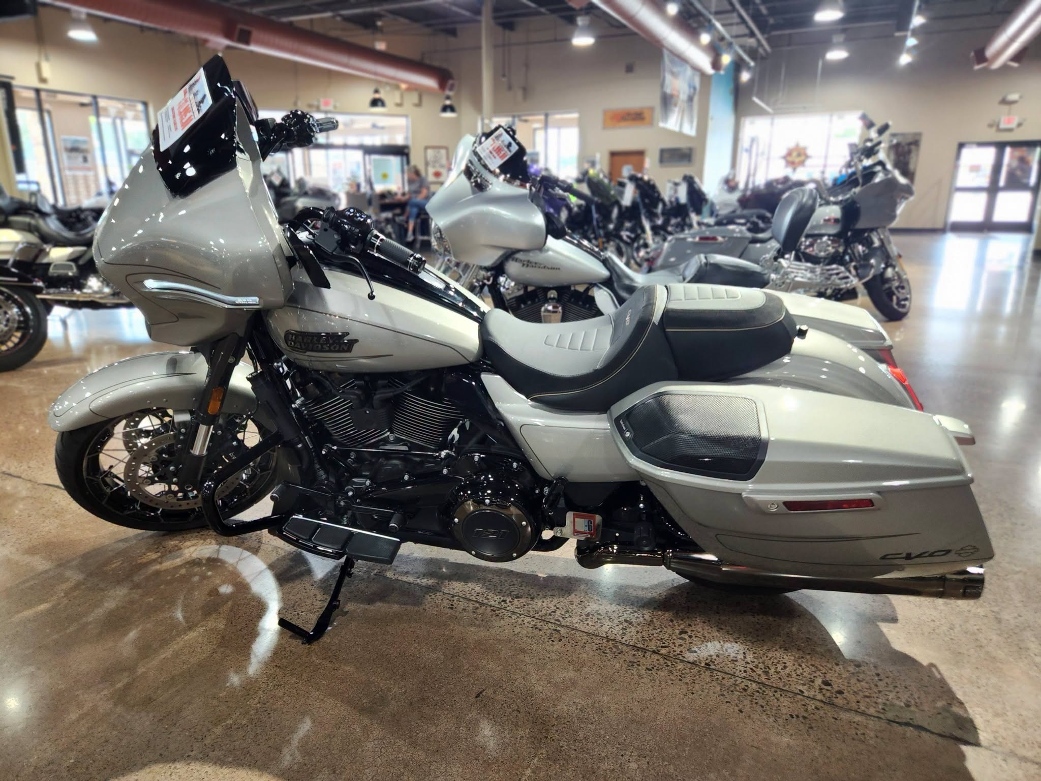 2023 Harley-Davidson CVO Street Glide® 1