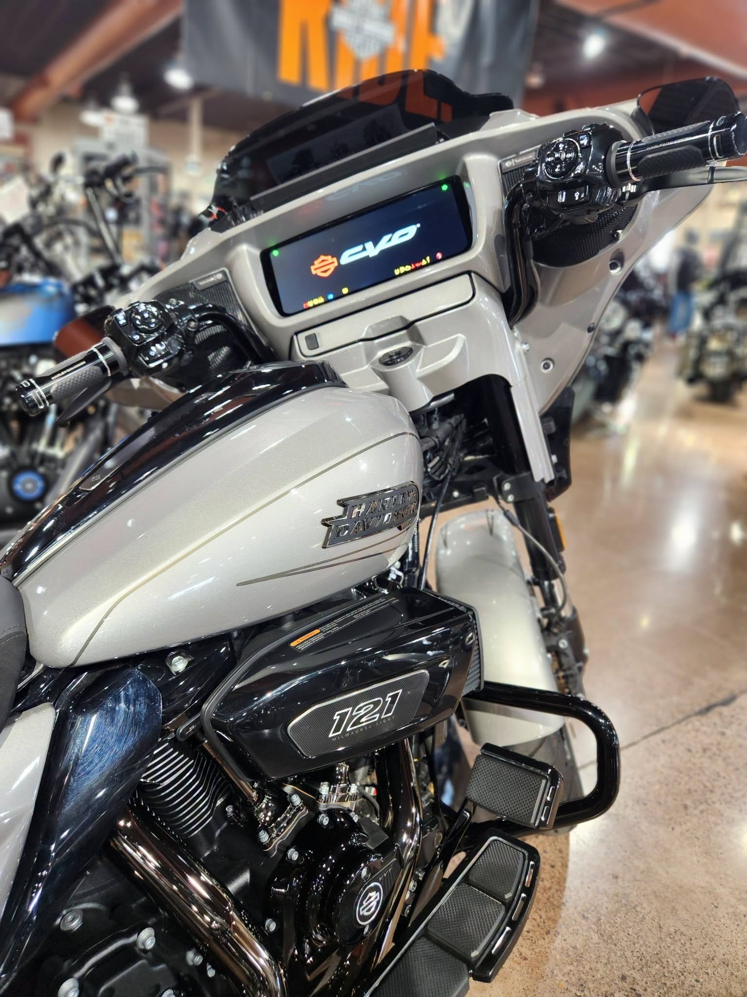 2023 Harley-Davidson CVO Street Glide® 2