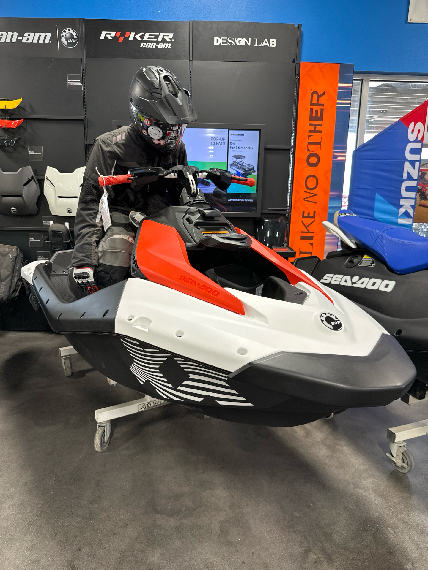 SEADOO　SPARK　hour少な目　初心者にぴったりIBR付き 2026 Sea-Doo Spark Trixx for 1 + iBR and Audio in option - Specs