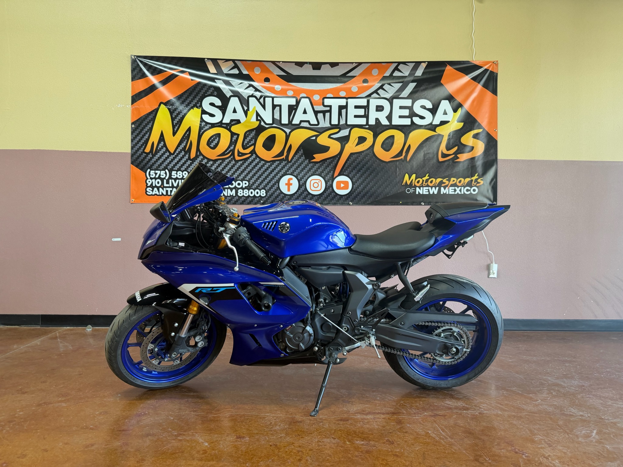 2025 Yamaha YZF-R7 3