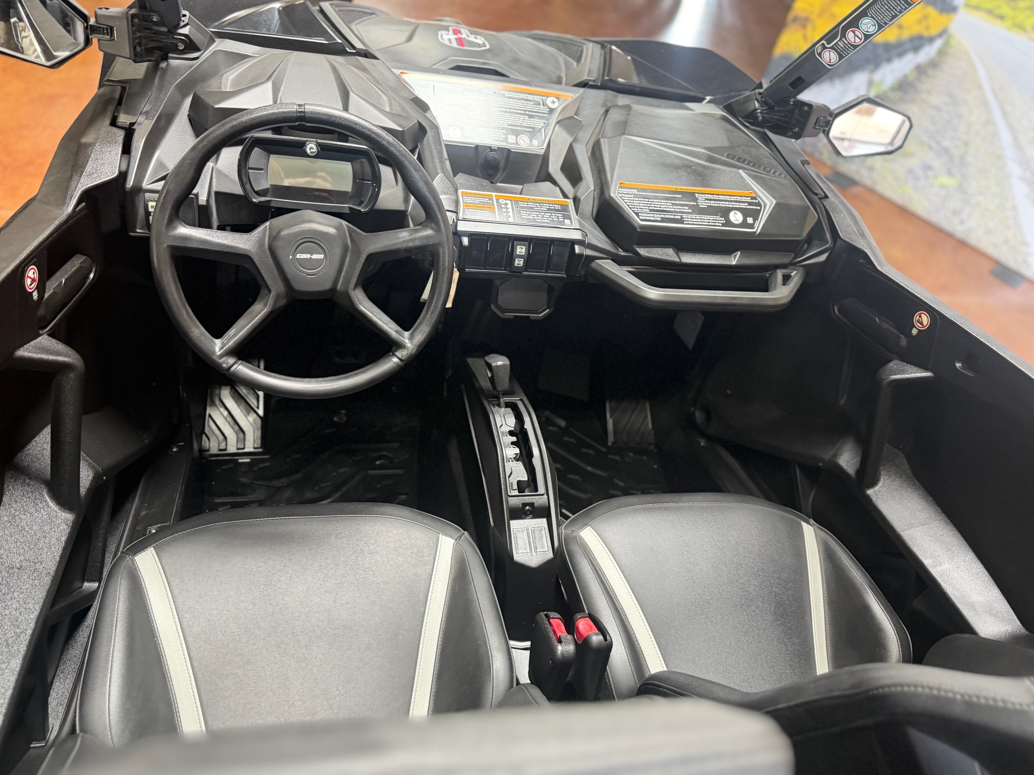 2025 Can-Am™ Maverick Sport Max DPS 5