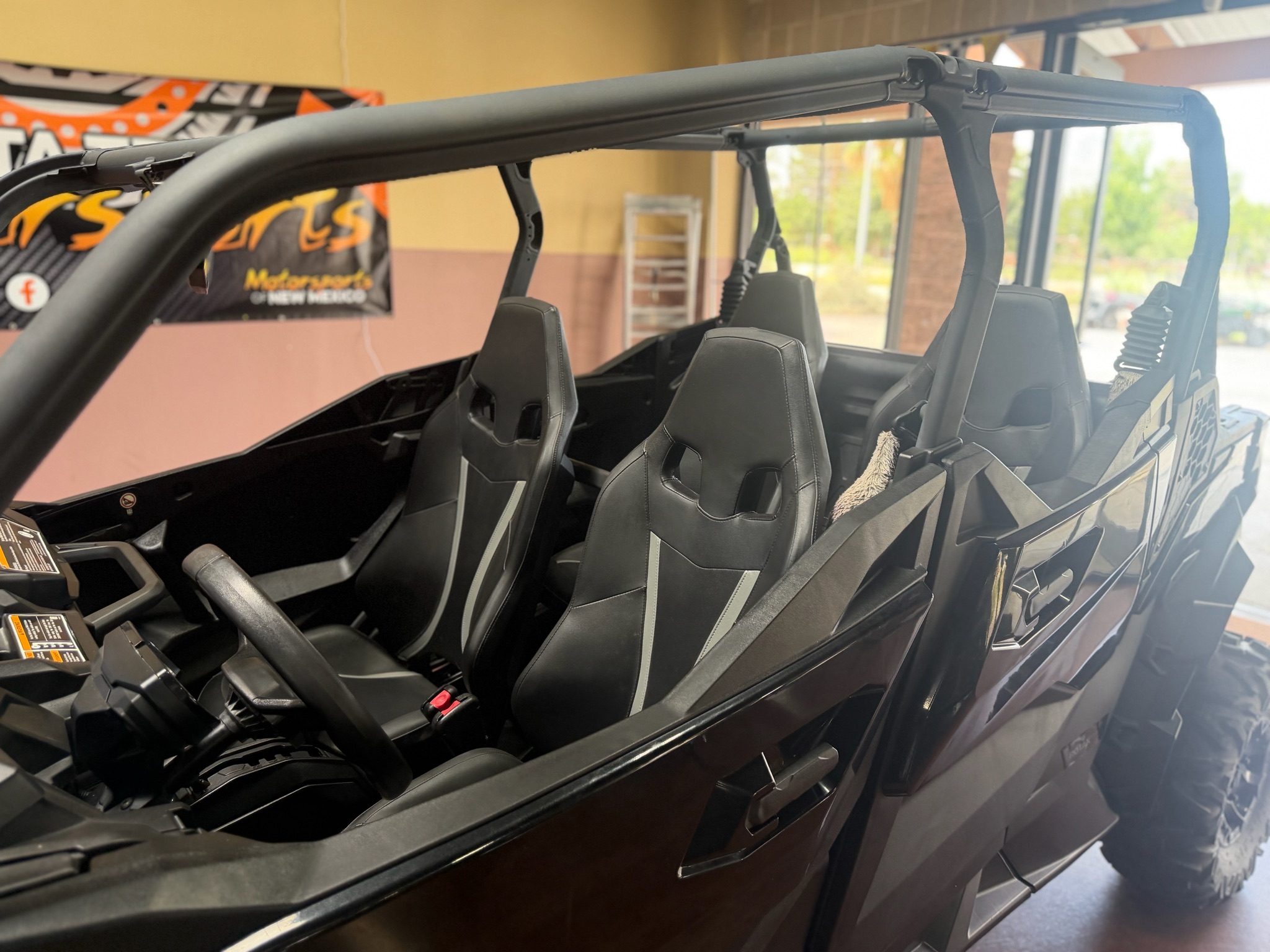 2025 Can-Am™ Maverick Sport Max DPS 6