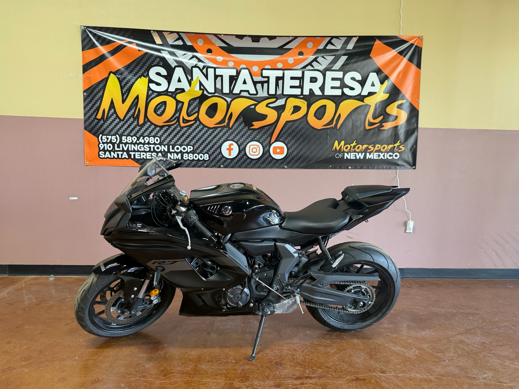 2025 Yamaha YZF-R7 3