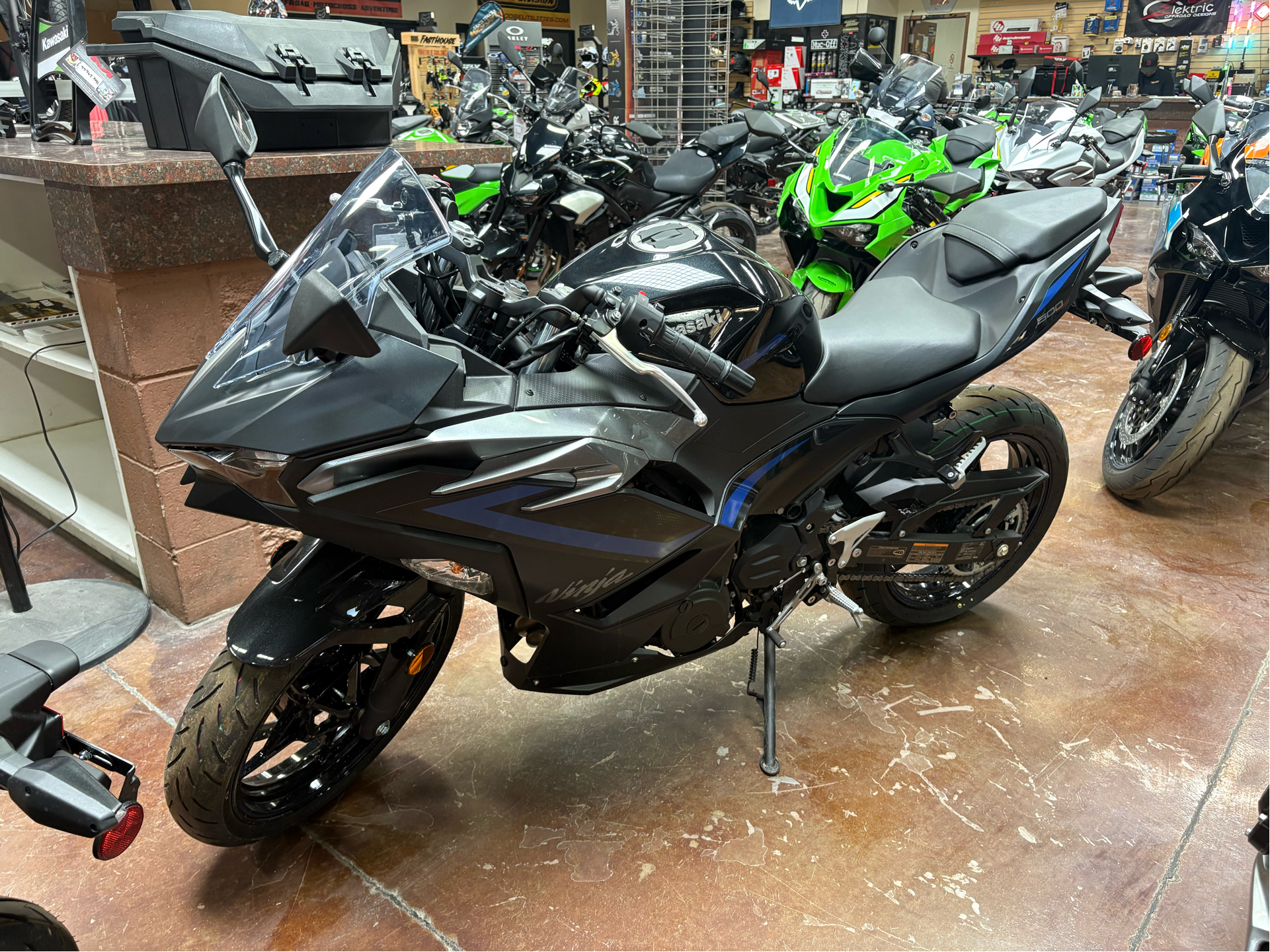 2025 Kawasaki Ninja® 500 ABS 1