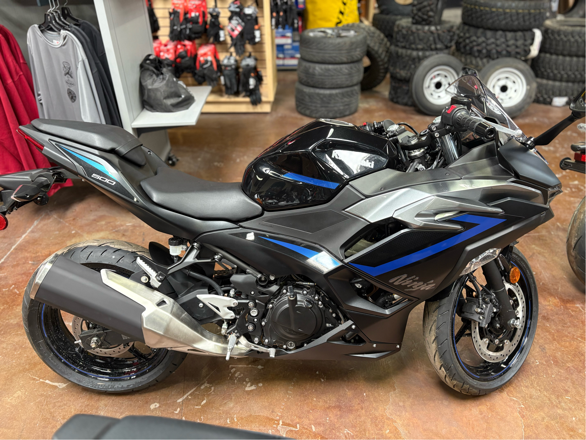 2025 Kawasaki Ninja® 500 ABS 2