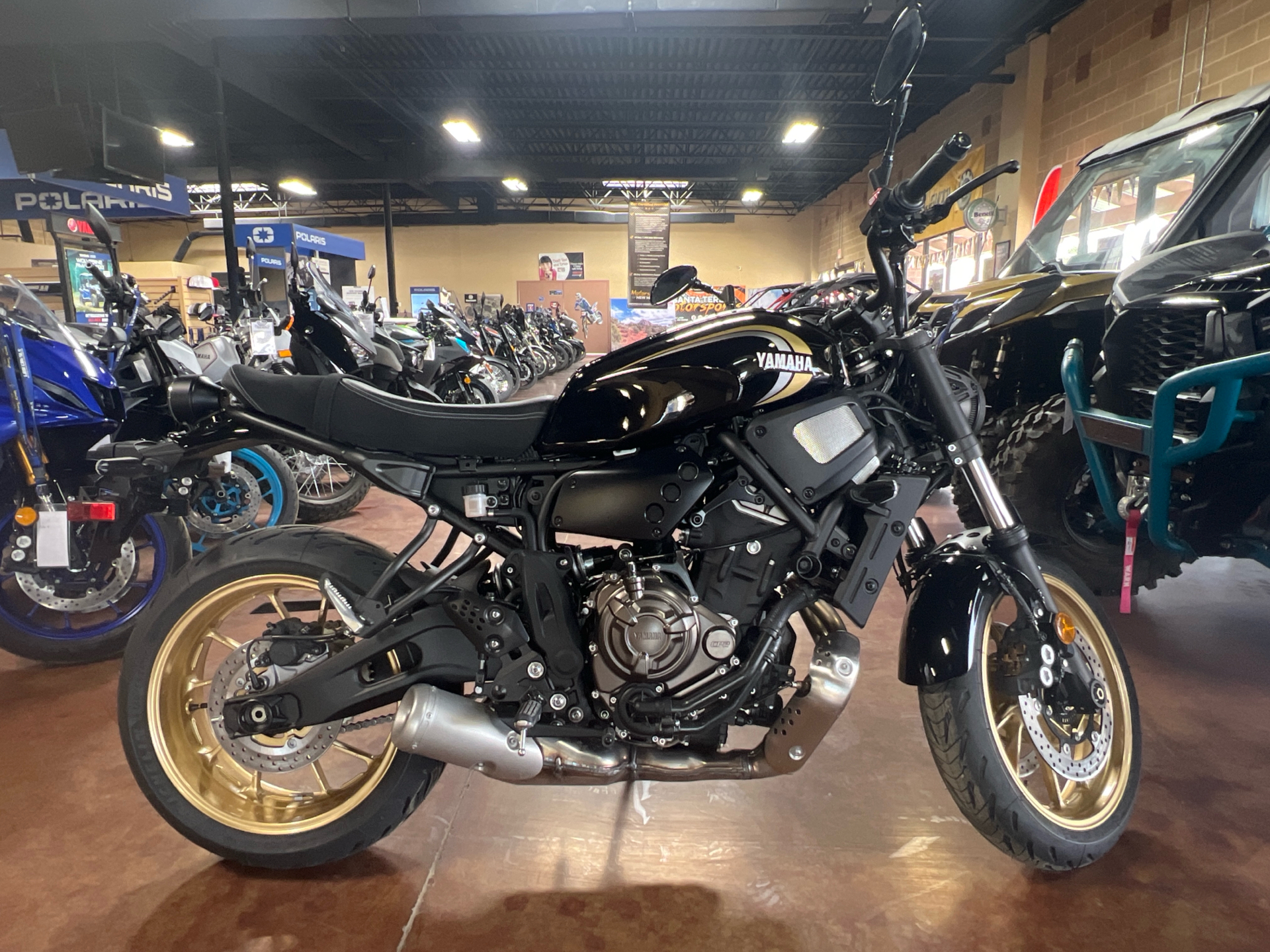 New 2025 Yamaha XSR700, New Mexico | Specs, Price, Photos | Raven