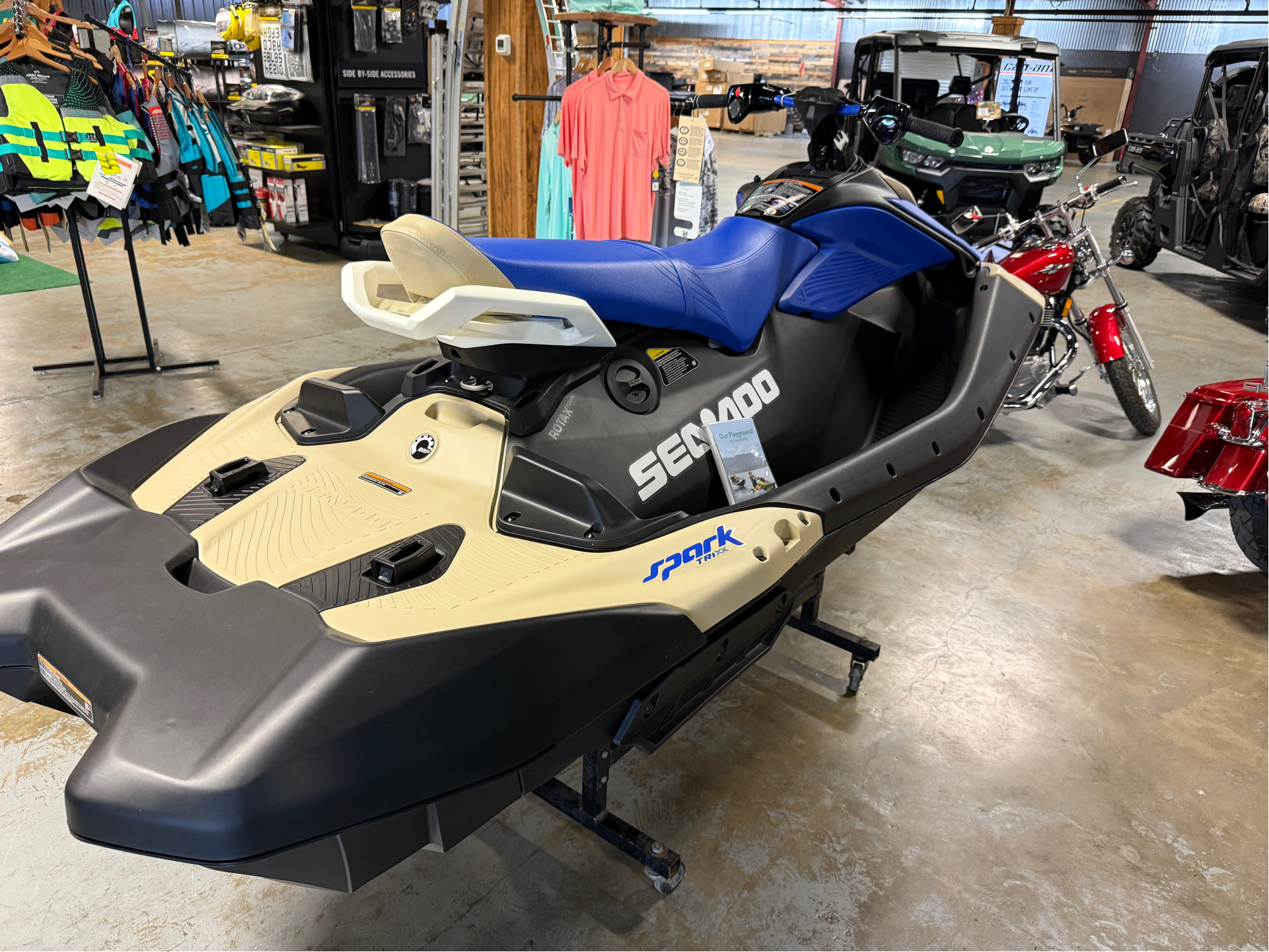【R&B】Blaaz New 2026 Ski-Doo MXZ X-RS 137 850 E-TEC ES RipSaw 1.25