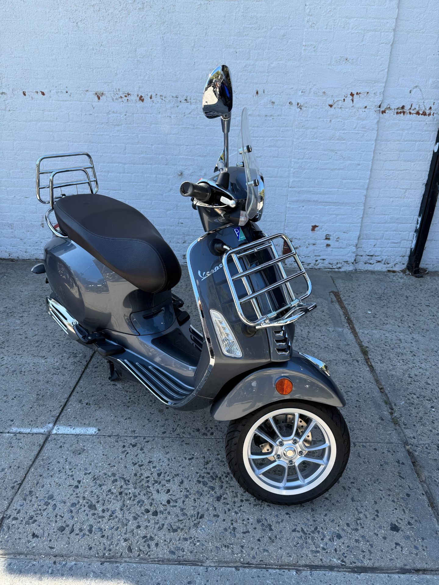 2023 Vespa Primavera 50 in Long Island City, New York - Photo 4