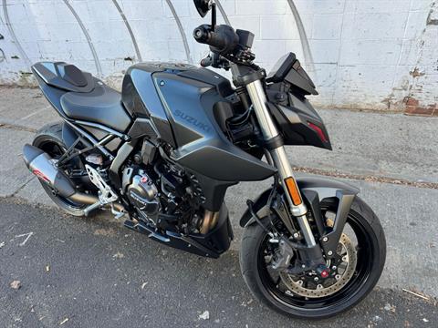 2023 Suzuki GSX-8S in Long Island City, New York - Photo 3