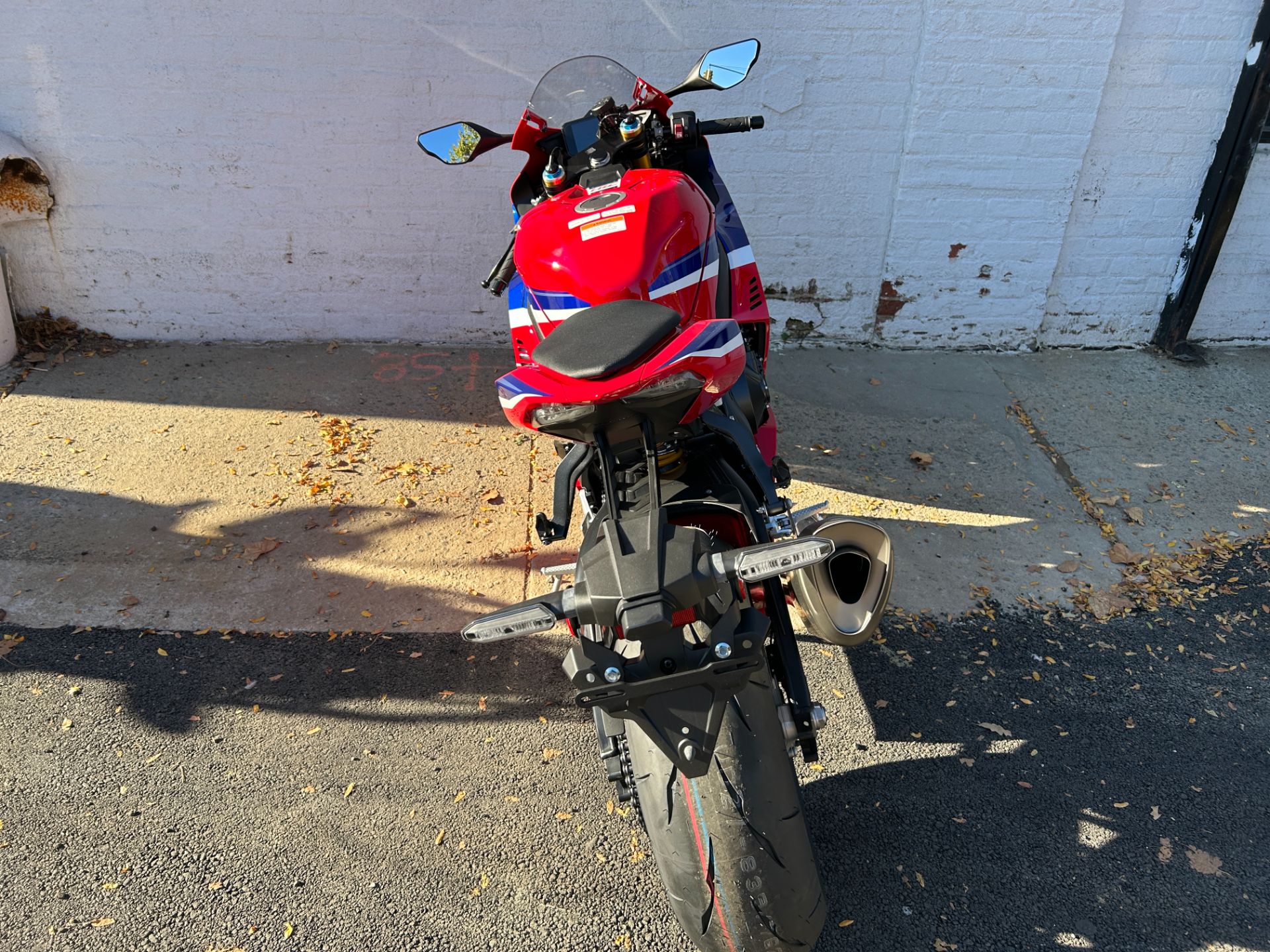 2025 Honda CBR1000RR-R Fireblade SP in Long Island City, New York - Photo 7