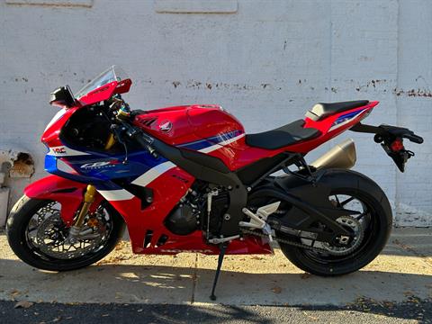 2025 Honda CBR1000RR-R Fireblade SP in Long Island City, New York - Photo 1