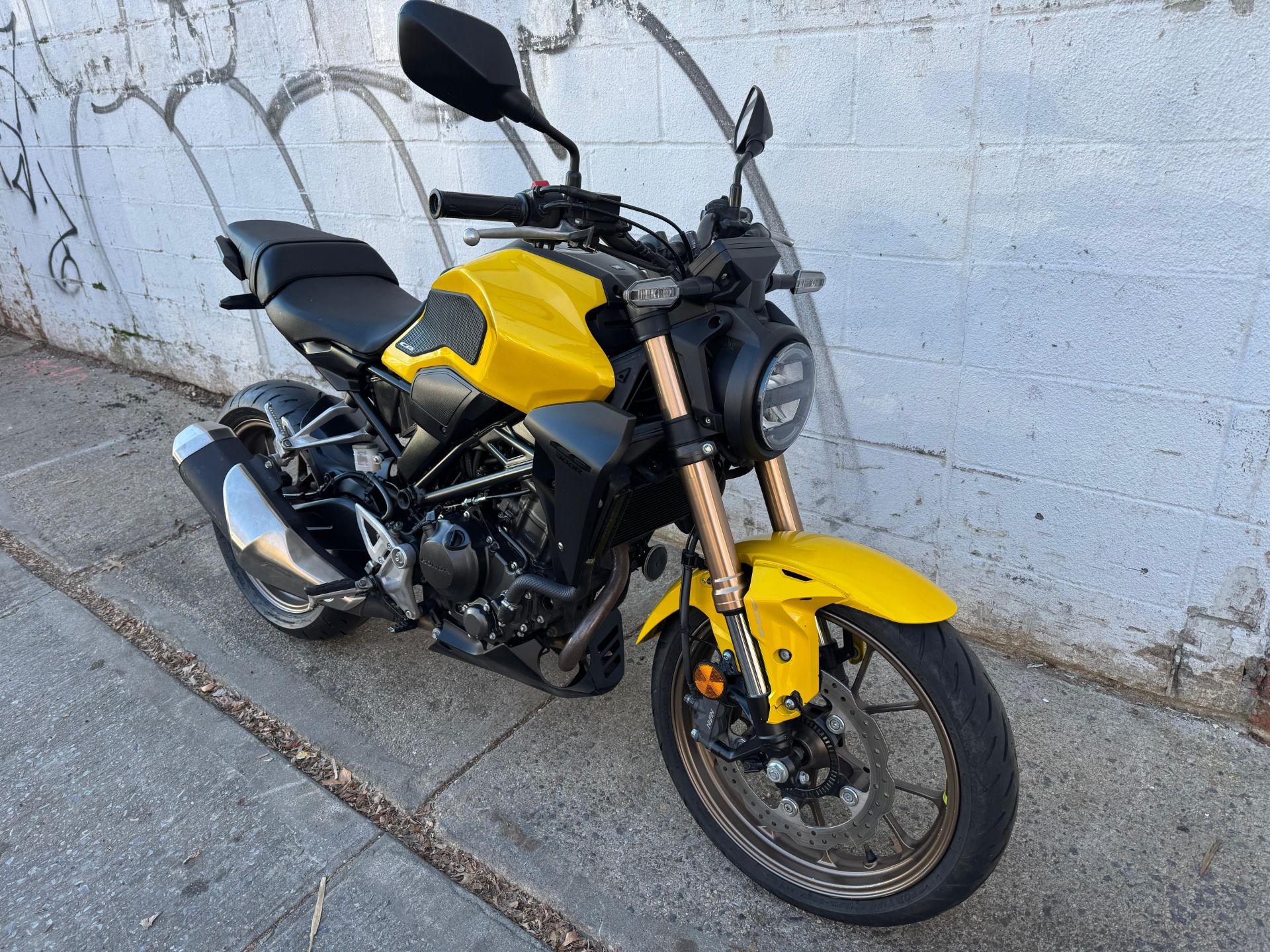 2024 Honda CB300R ABS in Long Island City, New York - Photo 4
