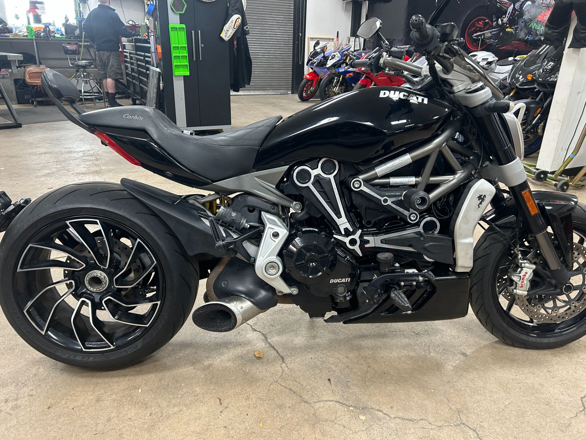 デアリバイク 2016 Ducati XDiavel | Italian Cruiser with 156 Horsepower