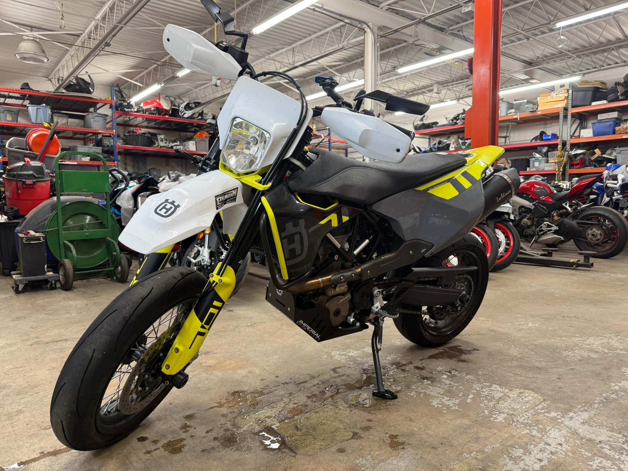 2023 Husqvarna 701 Supermoto 3