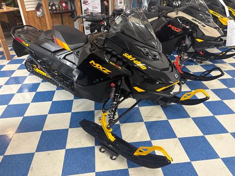 HEAD L 140 スキー ブラック/イエロー New 2027 Ski-Doo MXZ Adrenaline w/ Blizzard Package 137 600RR E