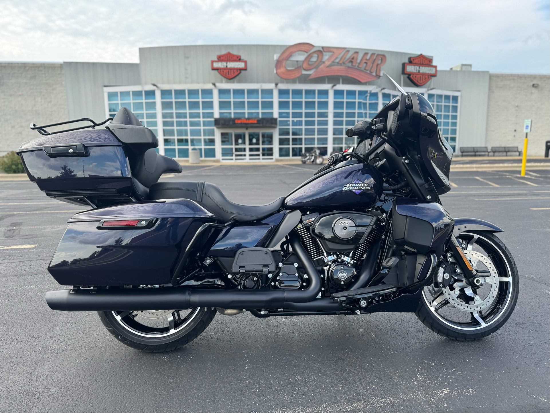 【halcari】 2025 Harley-Davidson Street Glide® Ultra Motorcycle, Forsyth