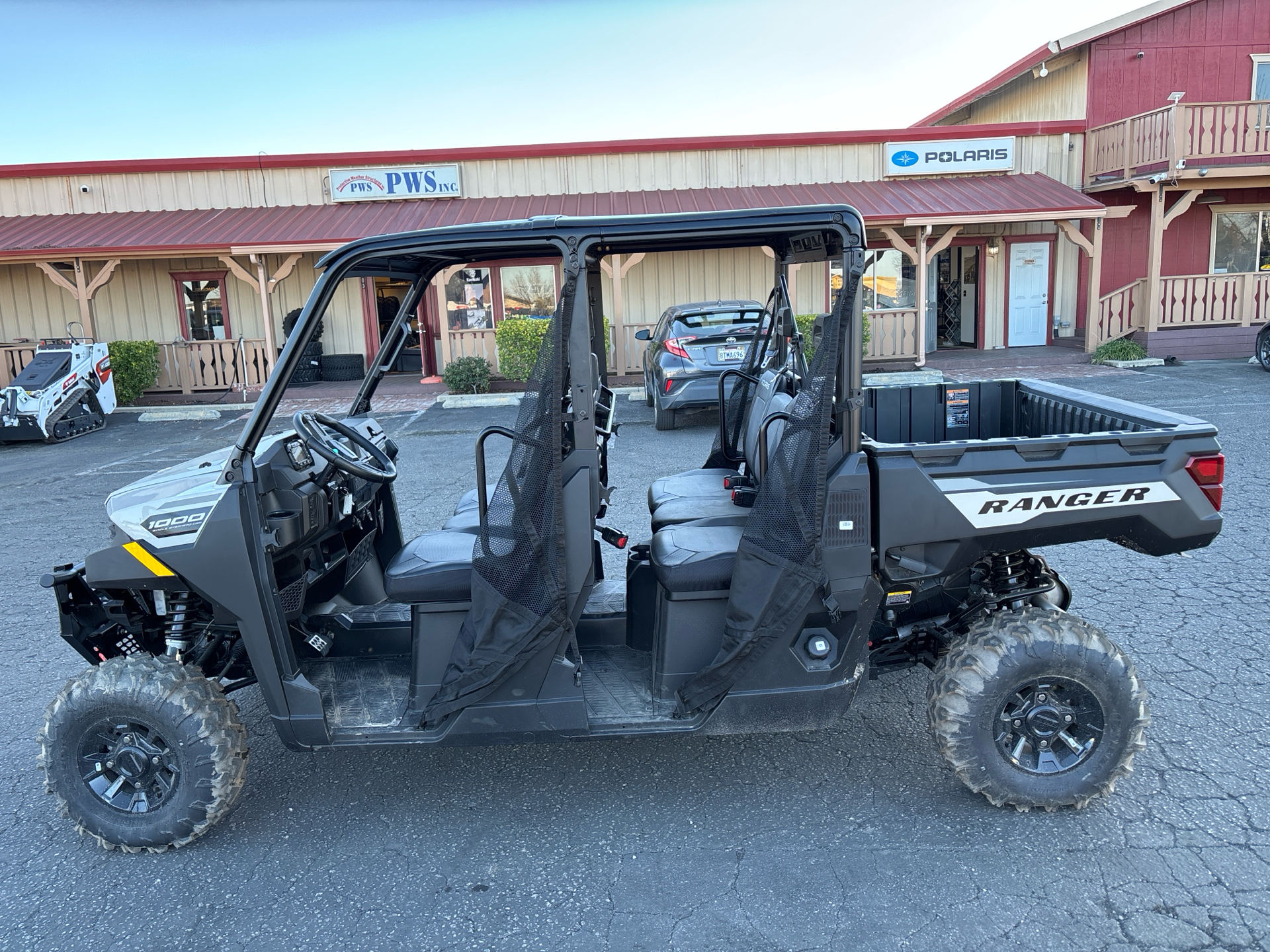 2025 Polaris Ranger Crew 1000 Premium in Paso Robles, California - Photo 2