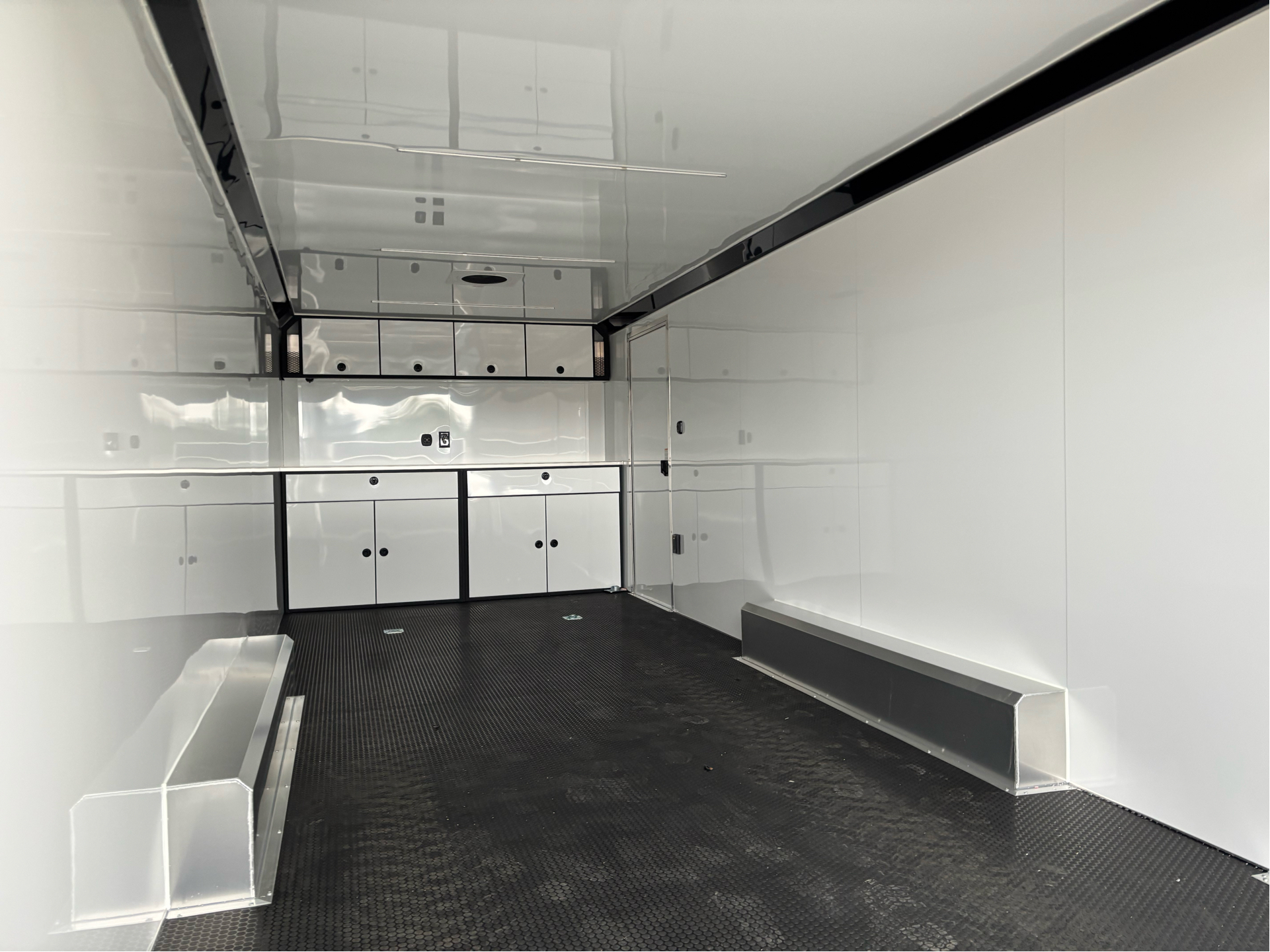 2025 ATC 8.5X20 MD ENCLOSED CAR HAULER 7K ROM400 in Paso Robles, California - Photo 4