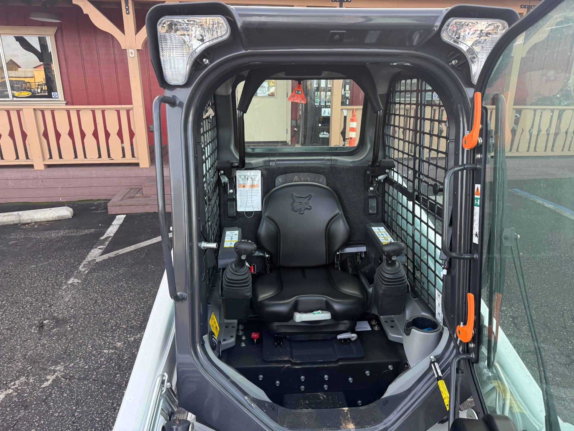 2024 Bobcat T450 in Paso Robles, California - Photo 10