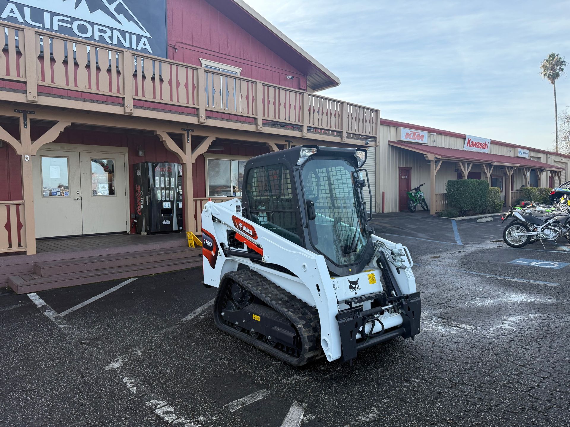 2024 Bobcat T450 in Paso Robles, California - Photo 1