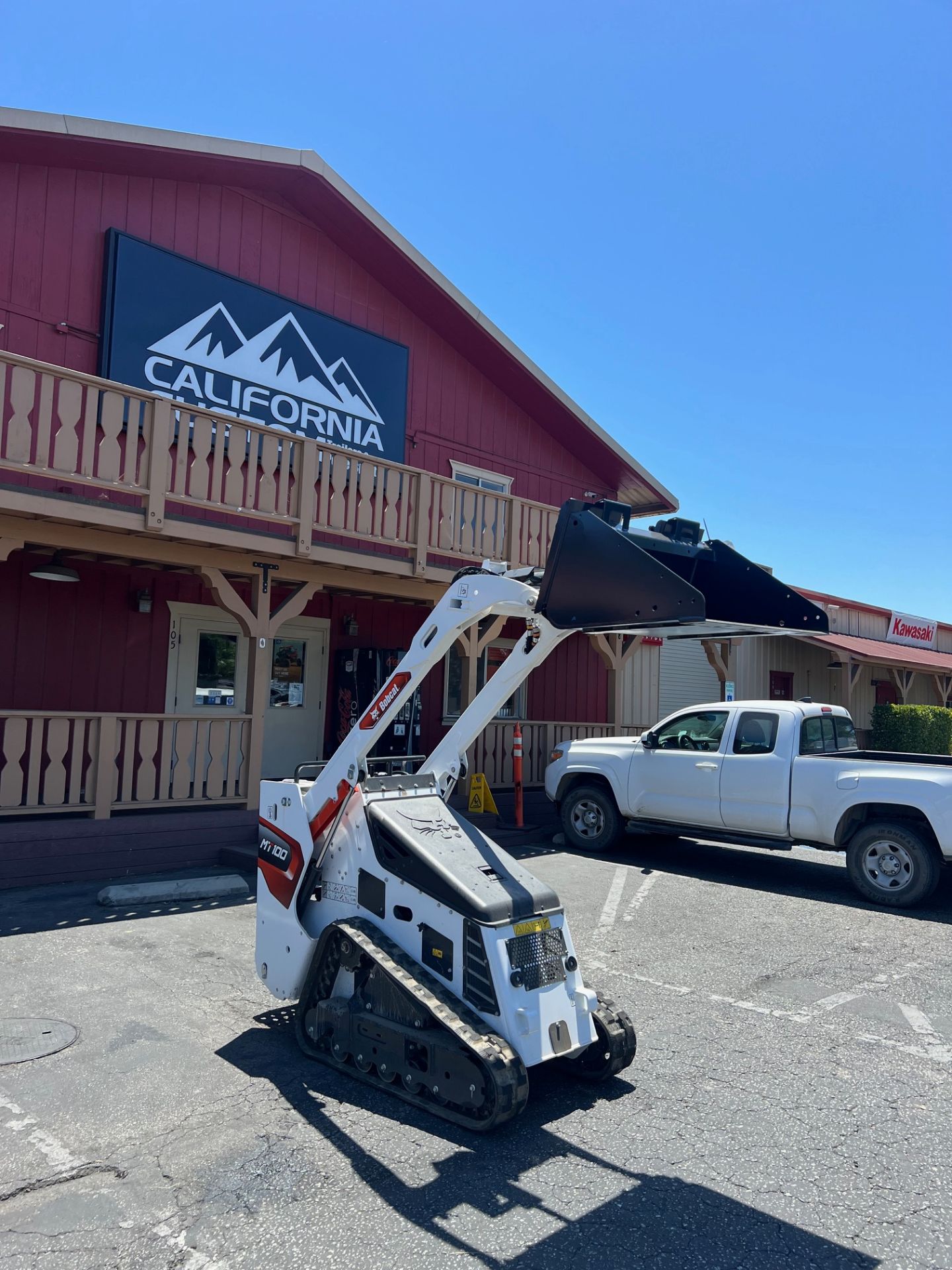 2025 Bobcat MT100 Mini Track Loader in Paso Robles, California - Photo 5