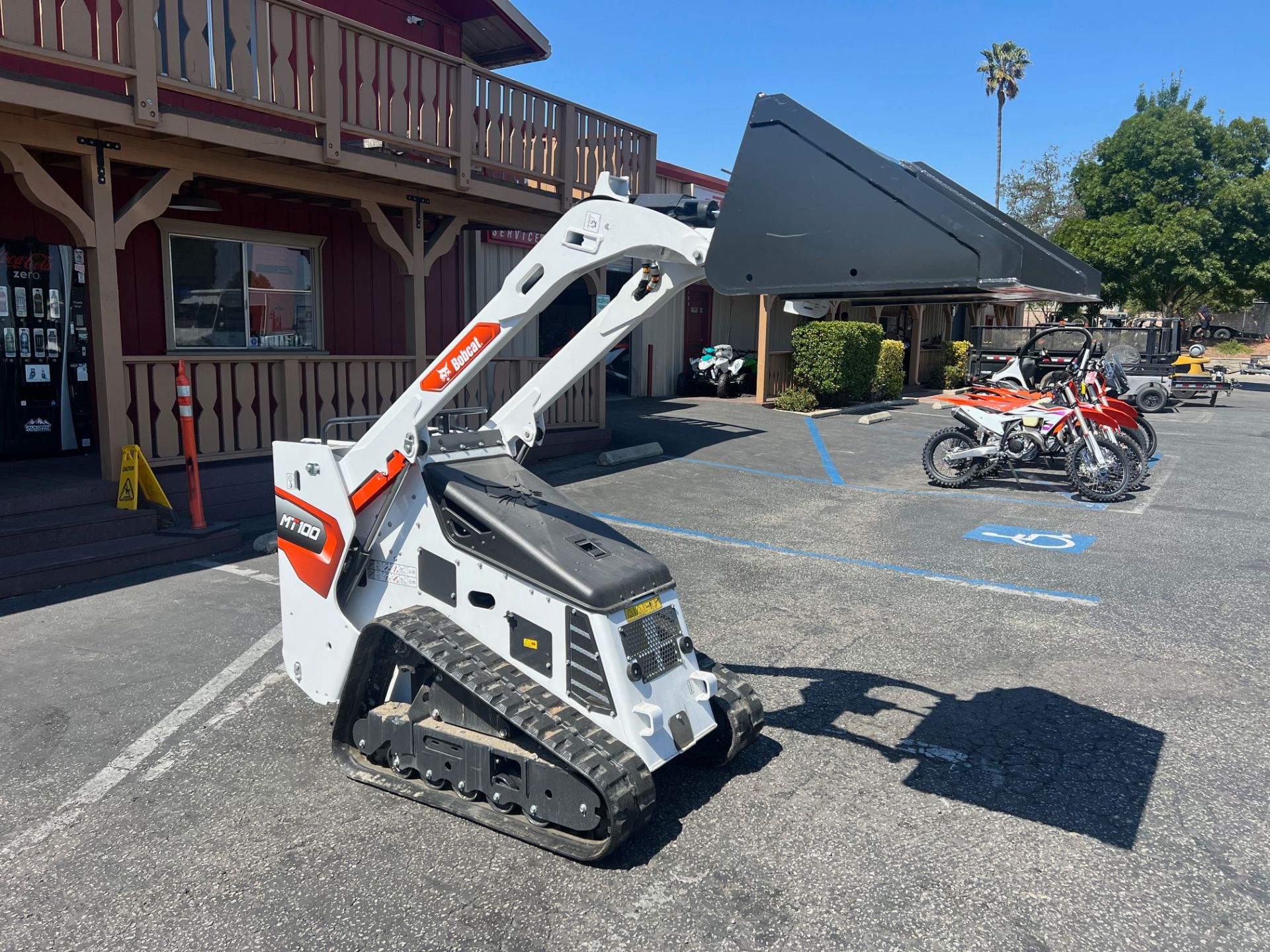 2025 Bobcat MT100 Mini Track Loader in Paso Robles, California - Photo 8