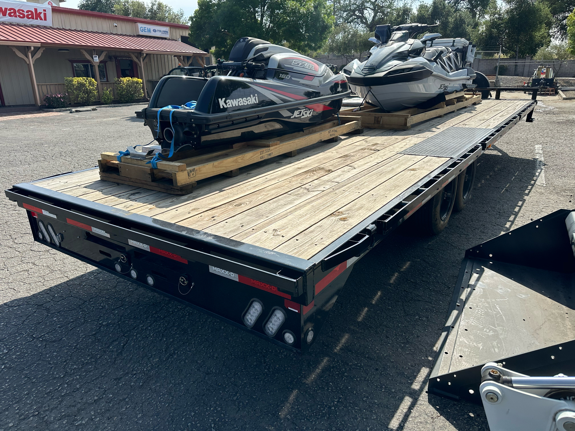 2025 MAXX-D TRAILERS 8.5x26 14K I-Beam Deckover in Paso Robles, California - Photo 2