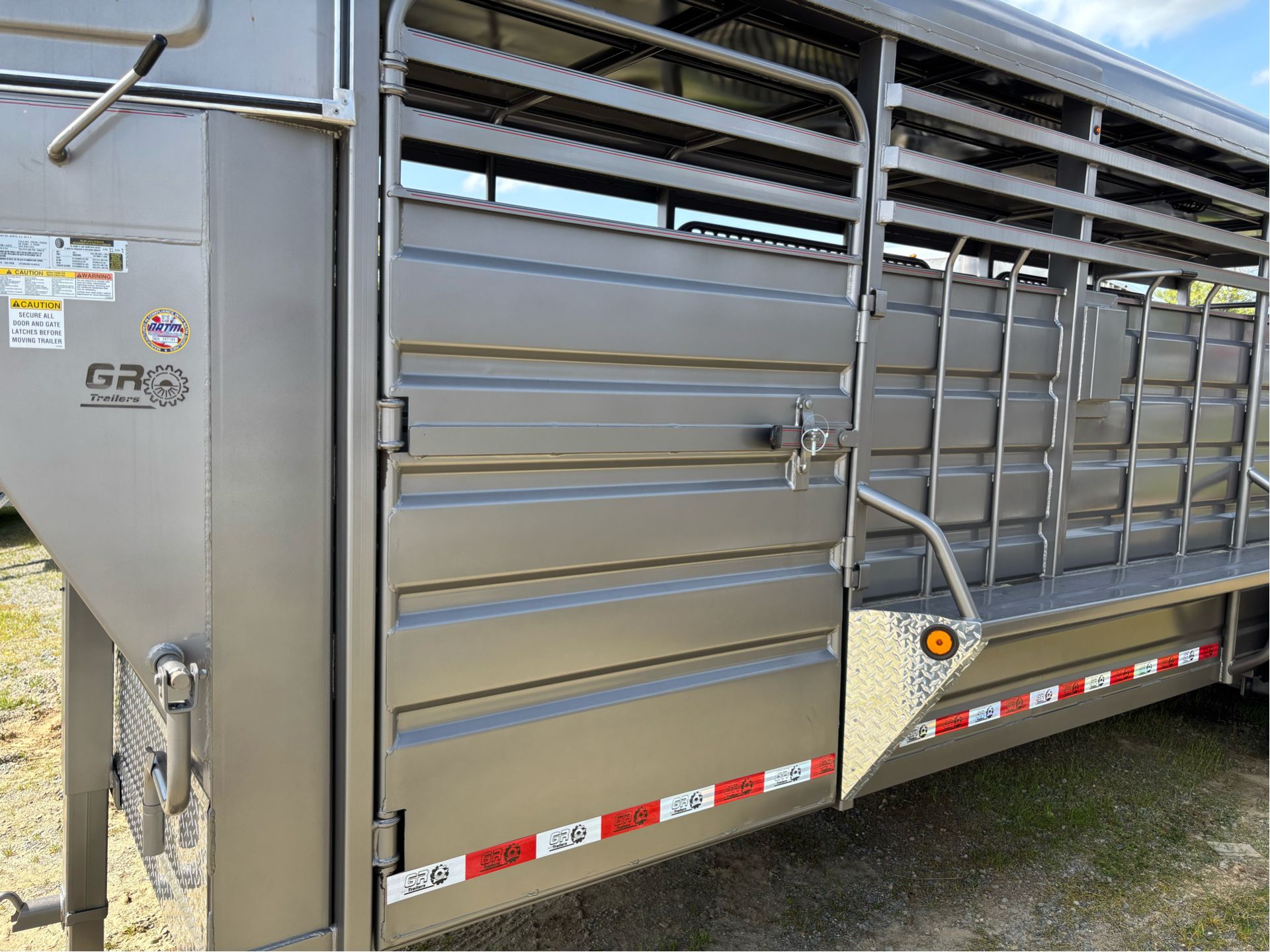 2025 GR TRAILERS 6.8X24 STOCK GN 14K TRAILER in Paso Robles, California - Photo 5
