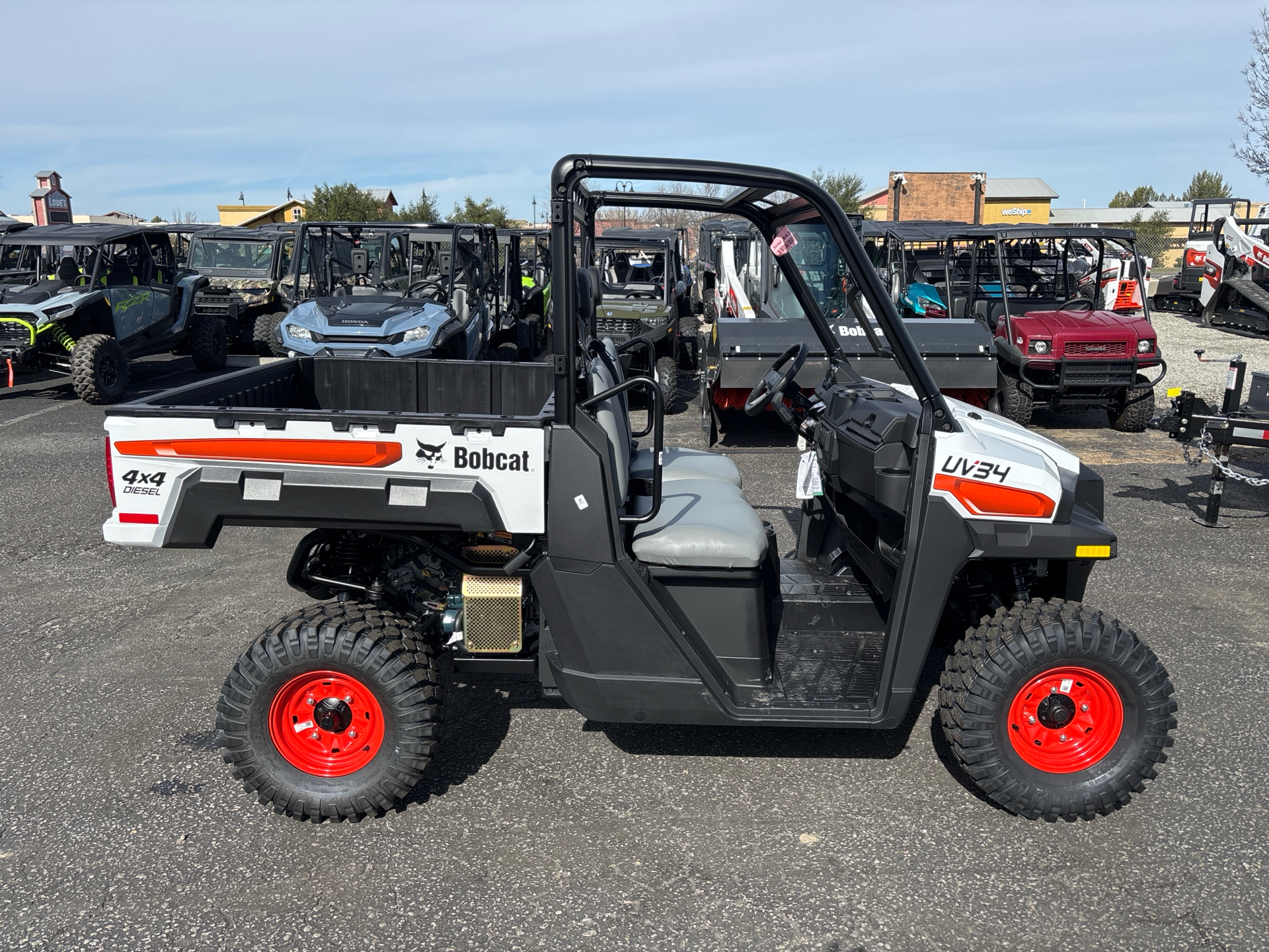 2025 Bobcat UV34 Diesel in Paso Robles, California - Photo 1