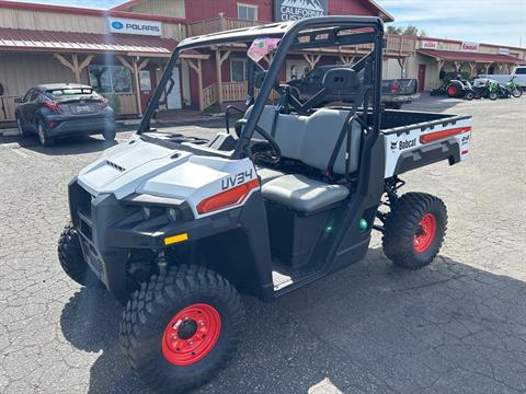 2025 Bobcat UV34 Diesel in Paso Robles, California - Photo 2