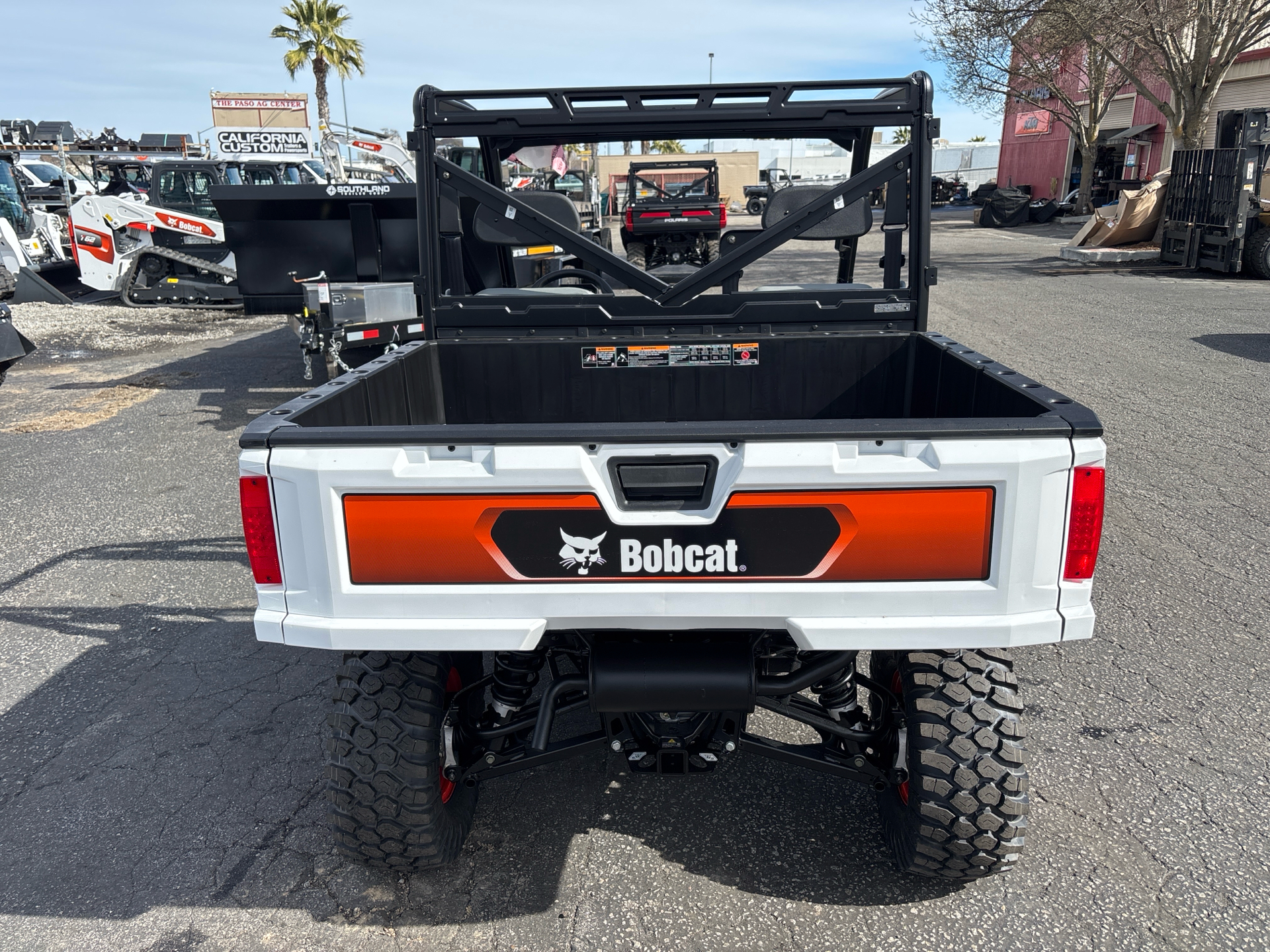 2025 Bobcat UV34 Diesel in Paso Robles, California - Photo 6