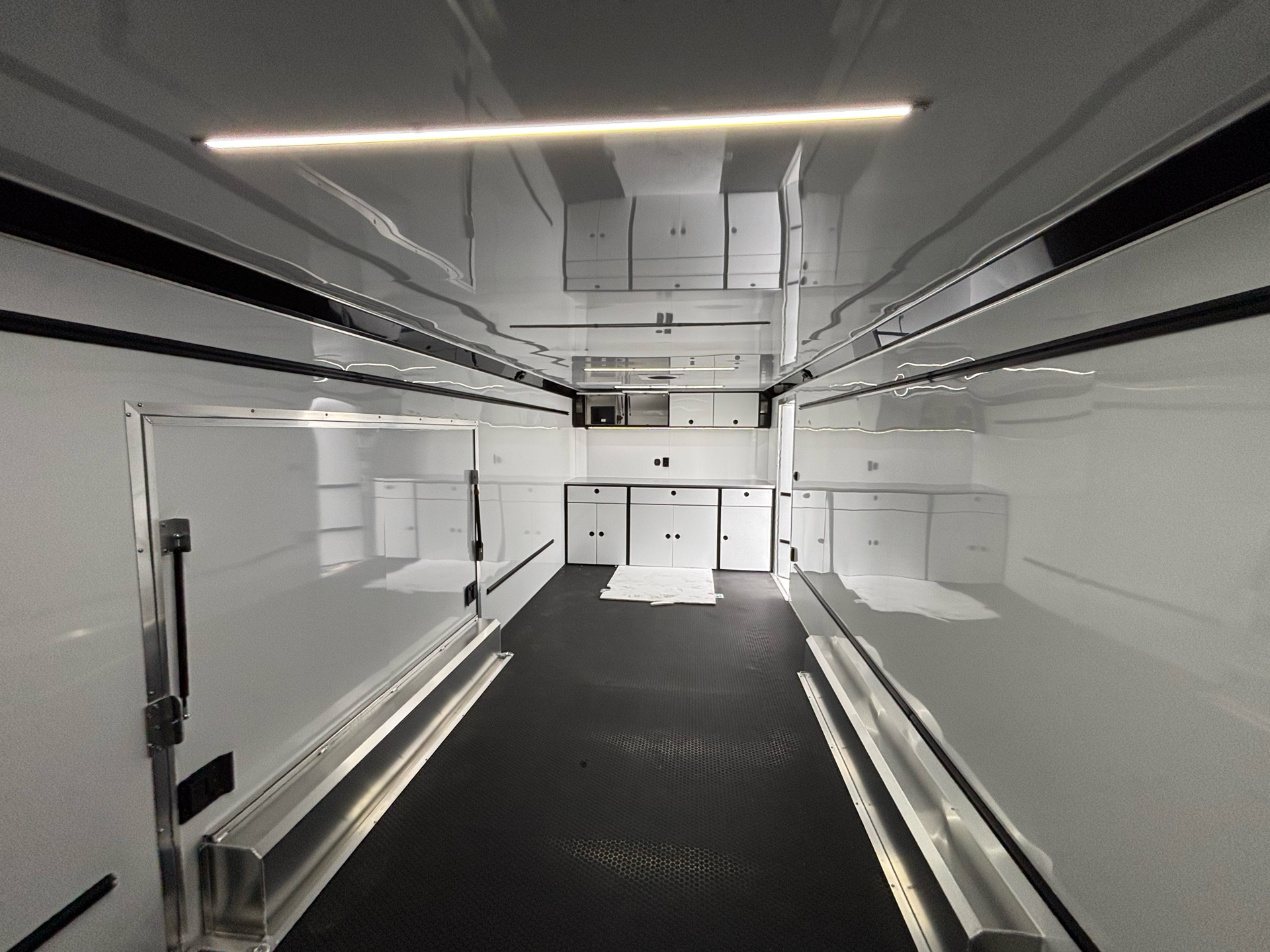 2025 ATC 8.5X24 Enclosed Car Hauler ROM450 10K in Paso Robles, California - Photo 11