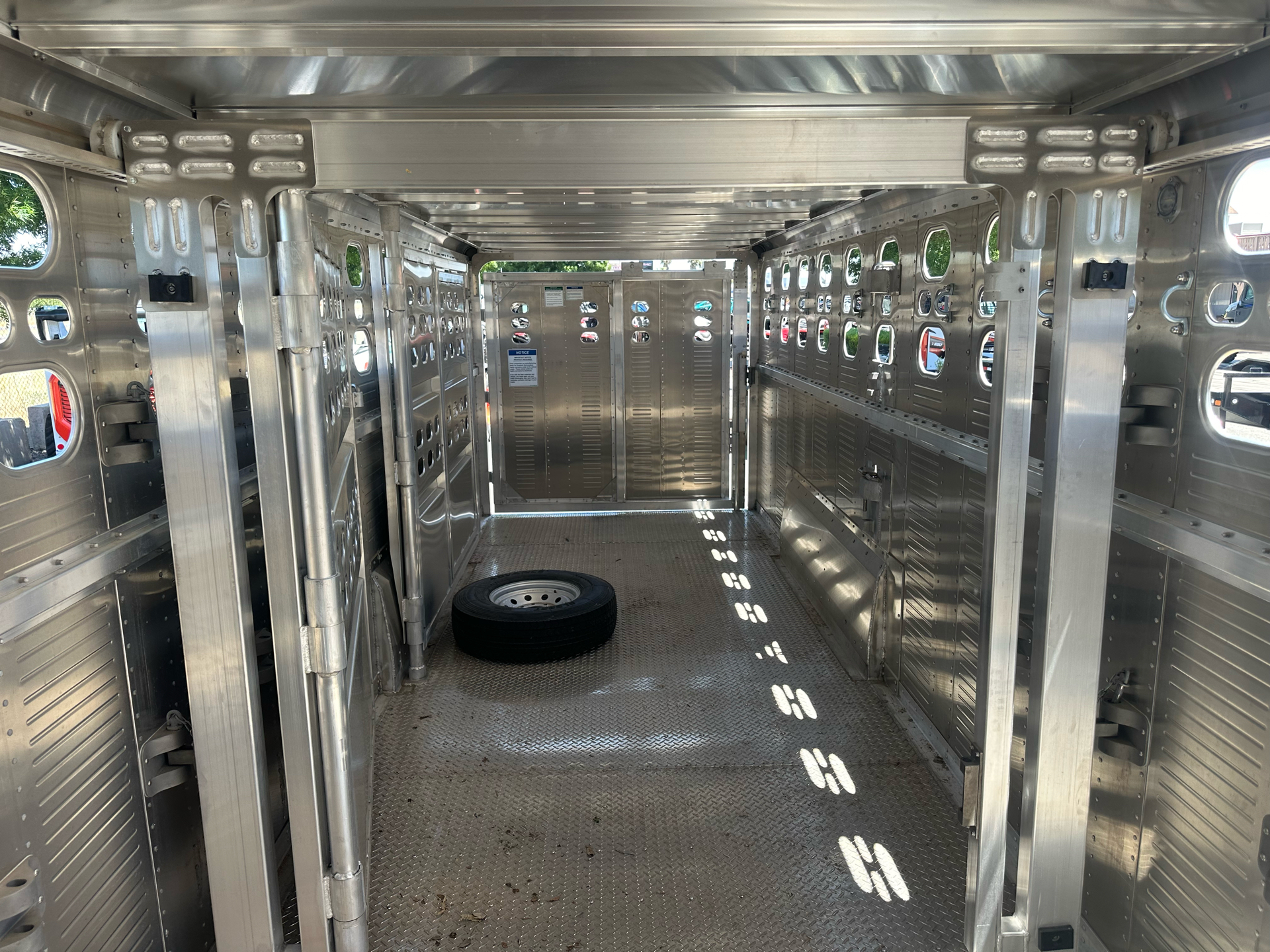 2025 Wilson Trailer 7x24 RANCHER PUNCH SIDE in Paso Robles, California - Photo 6
