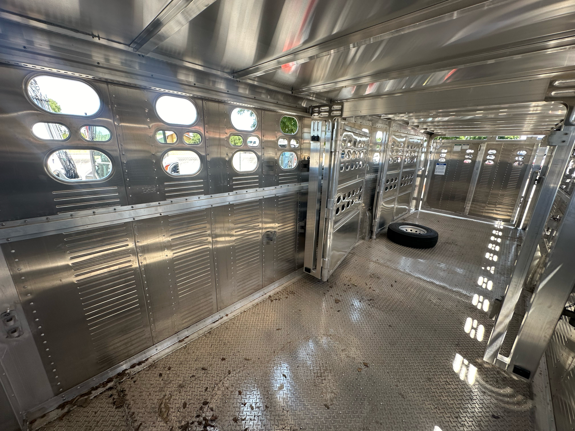 2025 Wilson Trailer 7x24 RANCHER PUNCH SIDE in Paso Robles, California - Photo 8