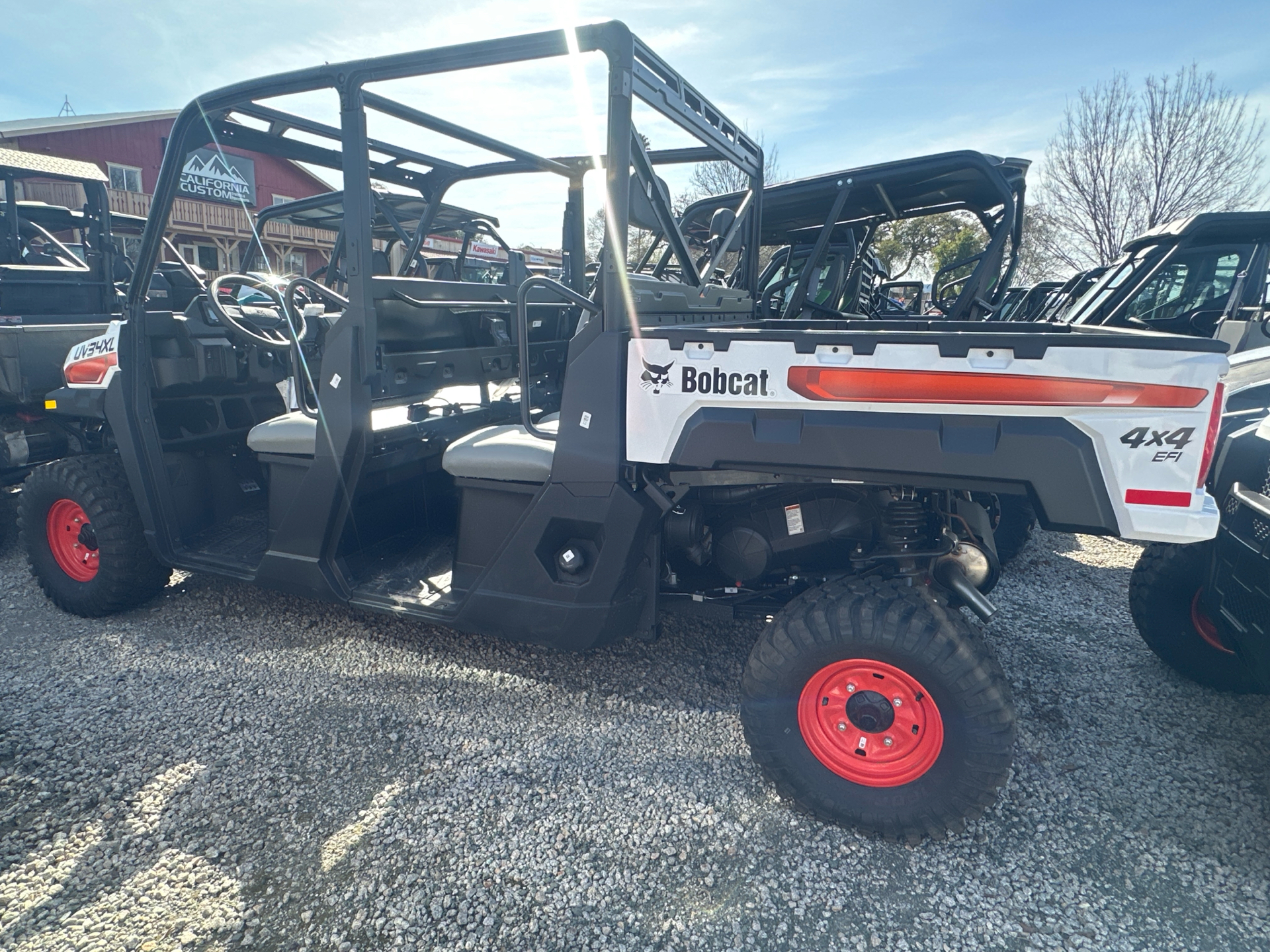 2025 Bobcat UV34XL Gas in Paso Robles, California - Photo 2