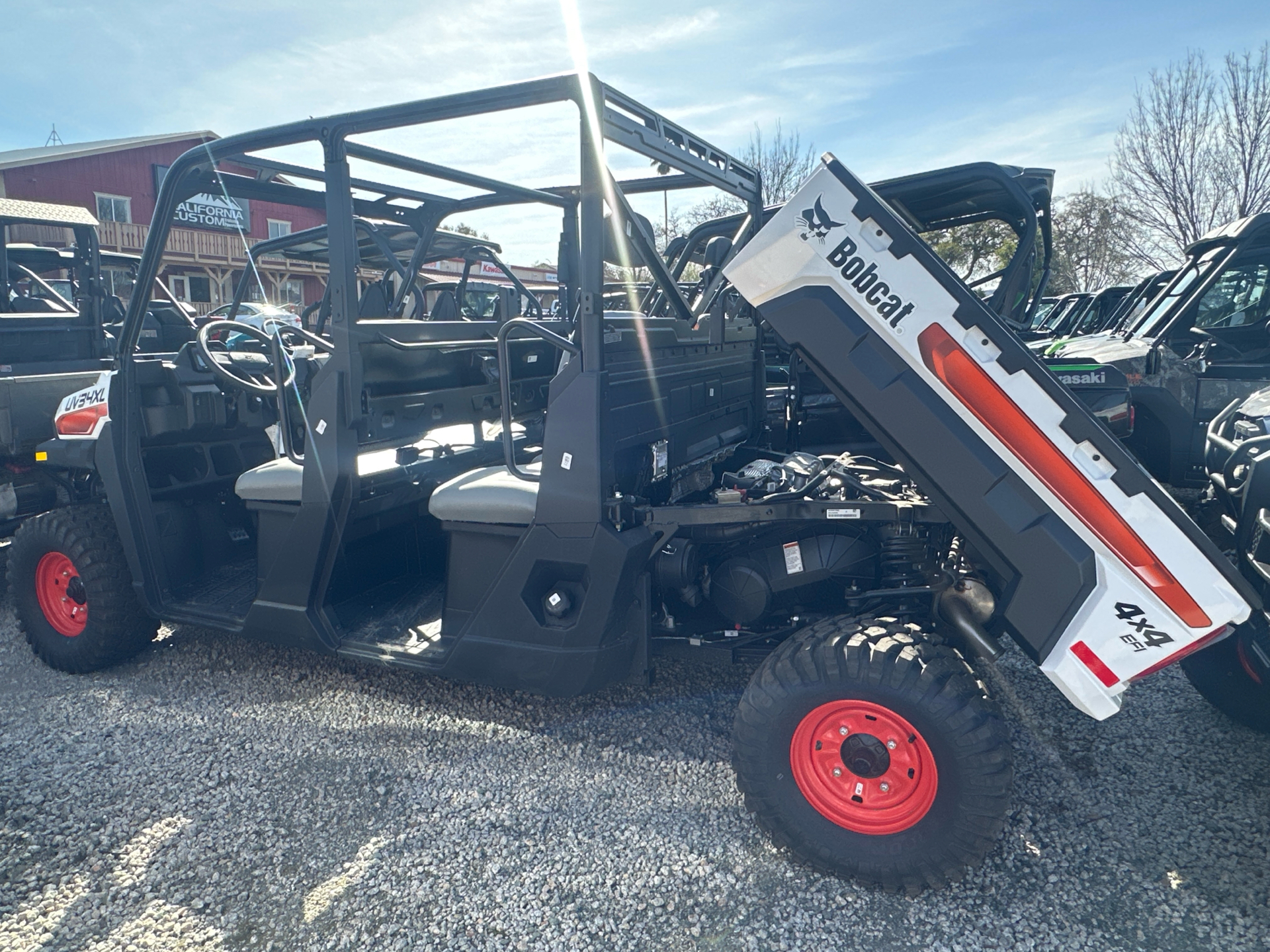 2025 Bobcat UV34XL Gas in Paso Robles, California - Photo 3