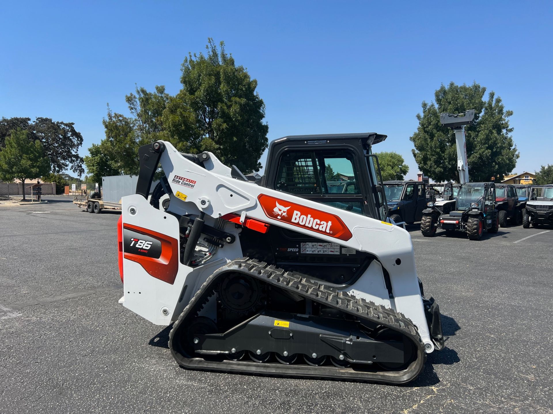 2024 Bobcat T86 in Paso Robles, California - Photo 4