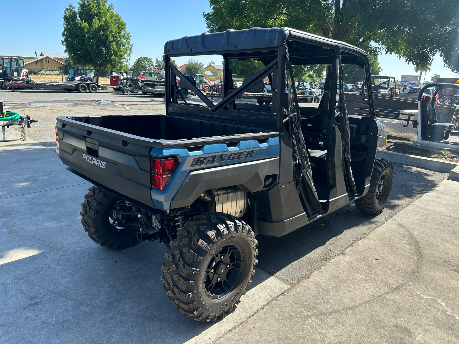 2025 Polaris Ranger Crew XP 1000 Premium in Paso Robles, California - Photo 3