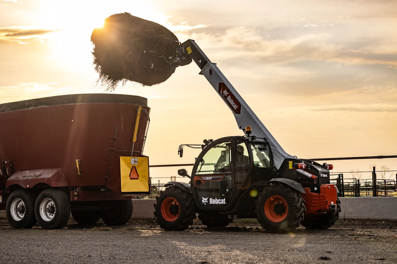 2025 Bobcat TL623 TELEHANDLER in Paso Robles, California - Photo 2