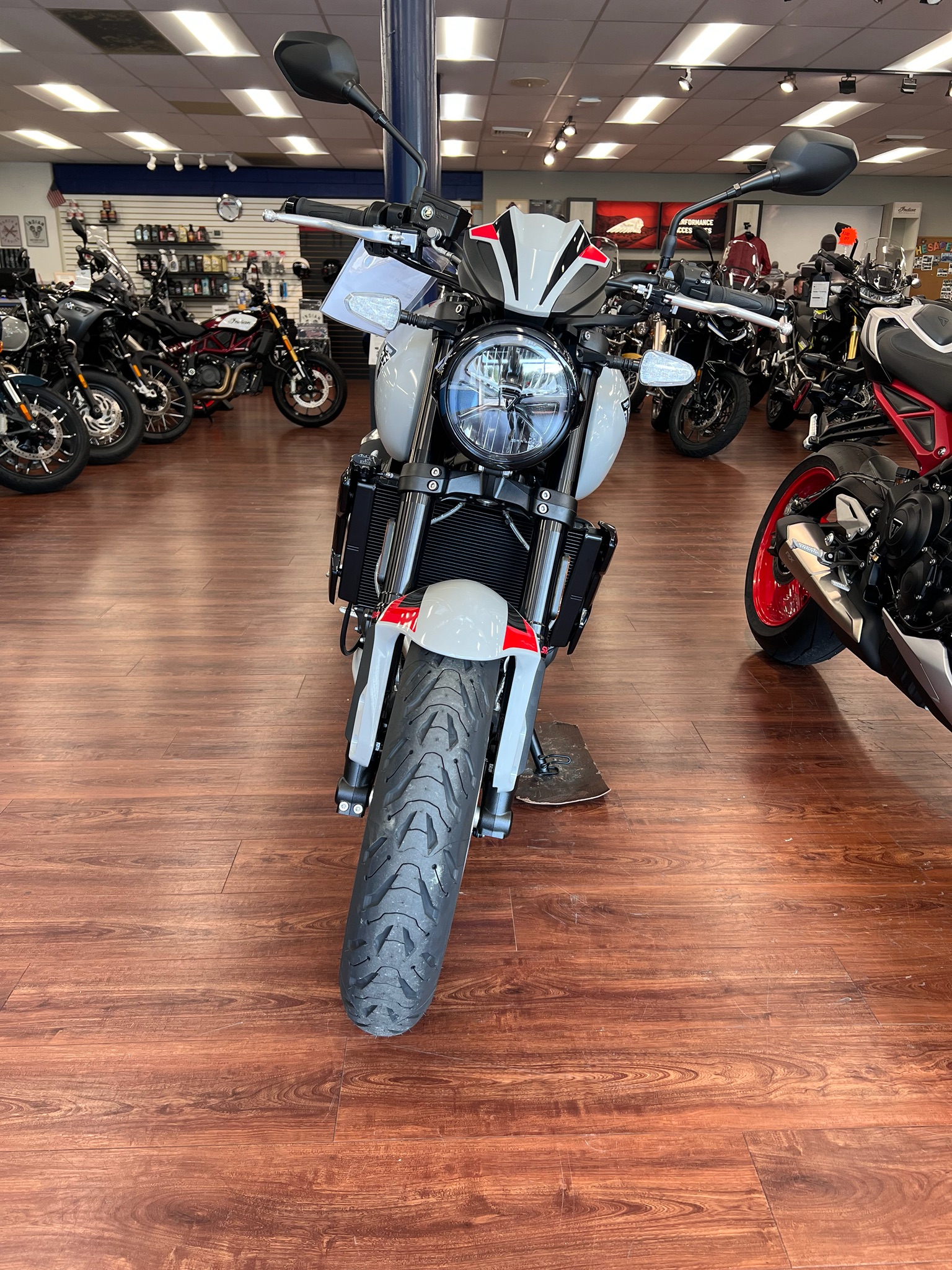 2026 Triumph Trident 800 5