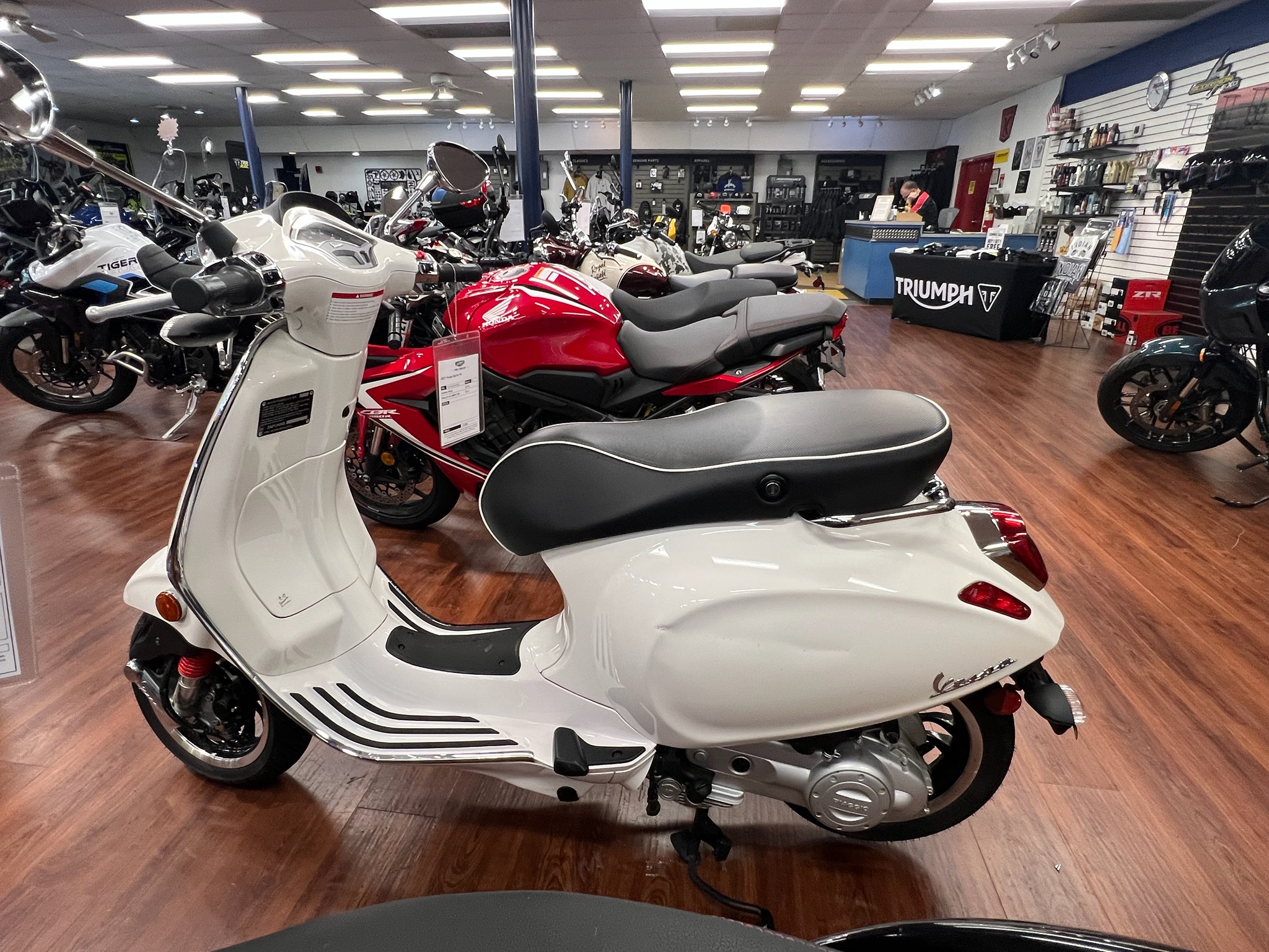 2021 Vespa Sprint 50 6