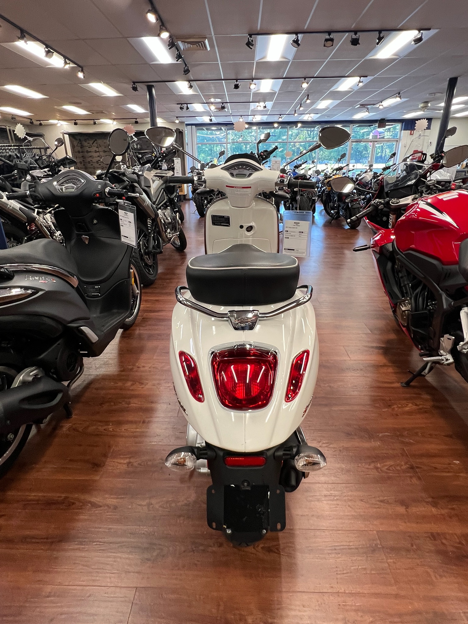 2021 Vespa Sprint 50 9