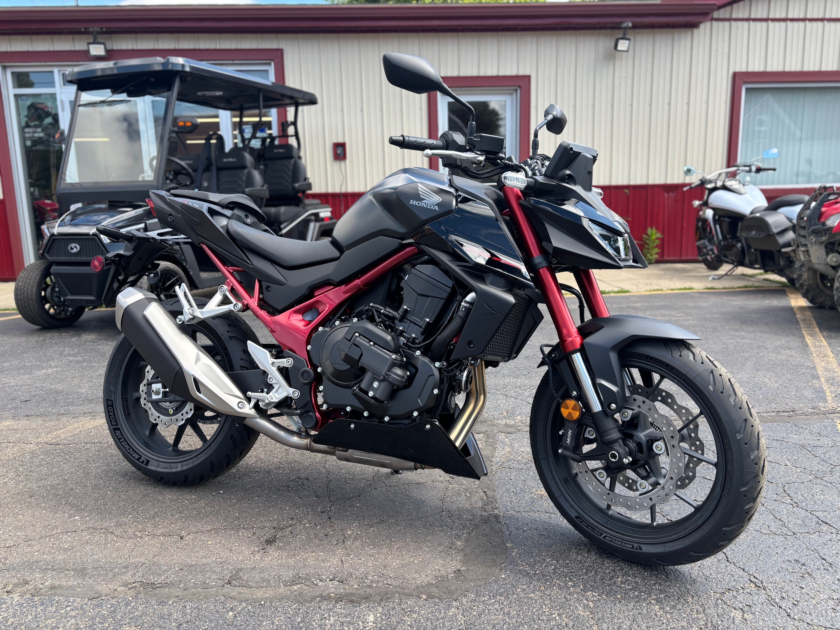 2026 Honda CB750 Hornet E-Clutch 1